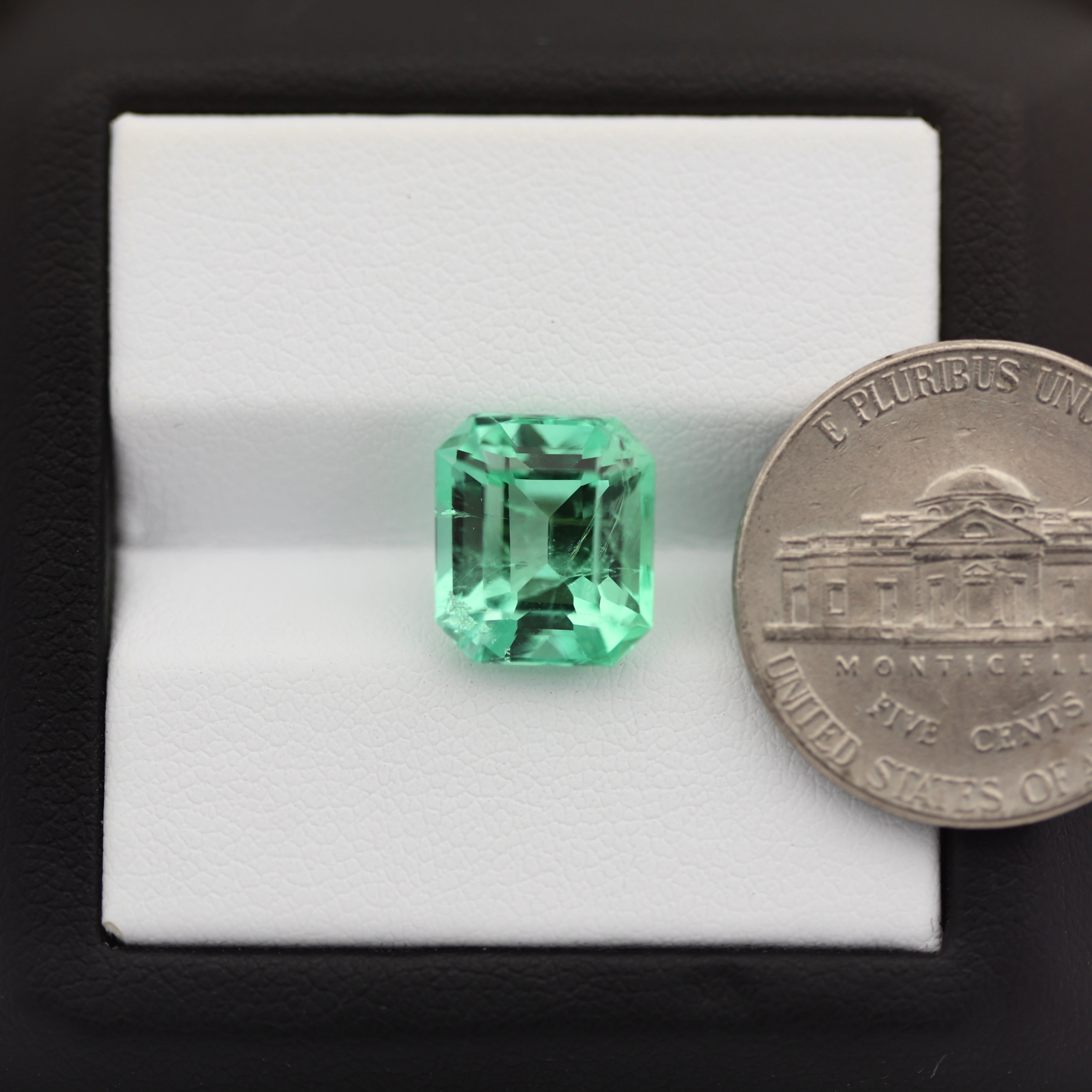4.99 Carat Colombian Emerald Alpine Green – High Clarity Gemstone from Western Mines