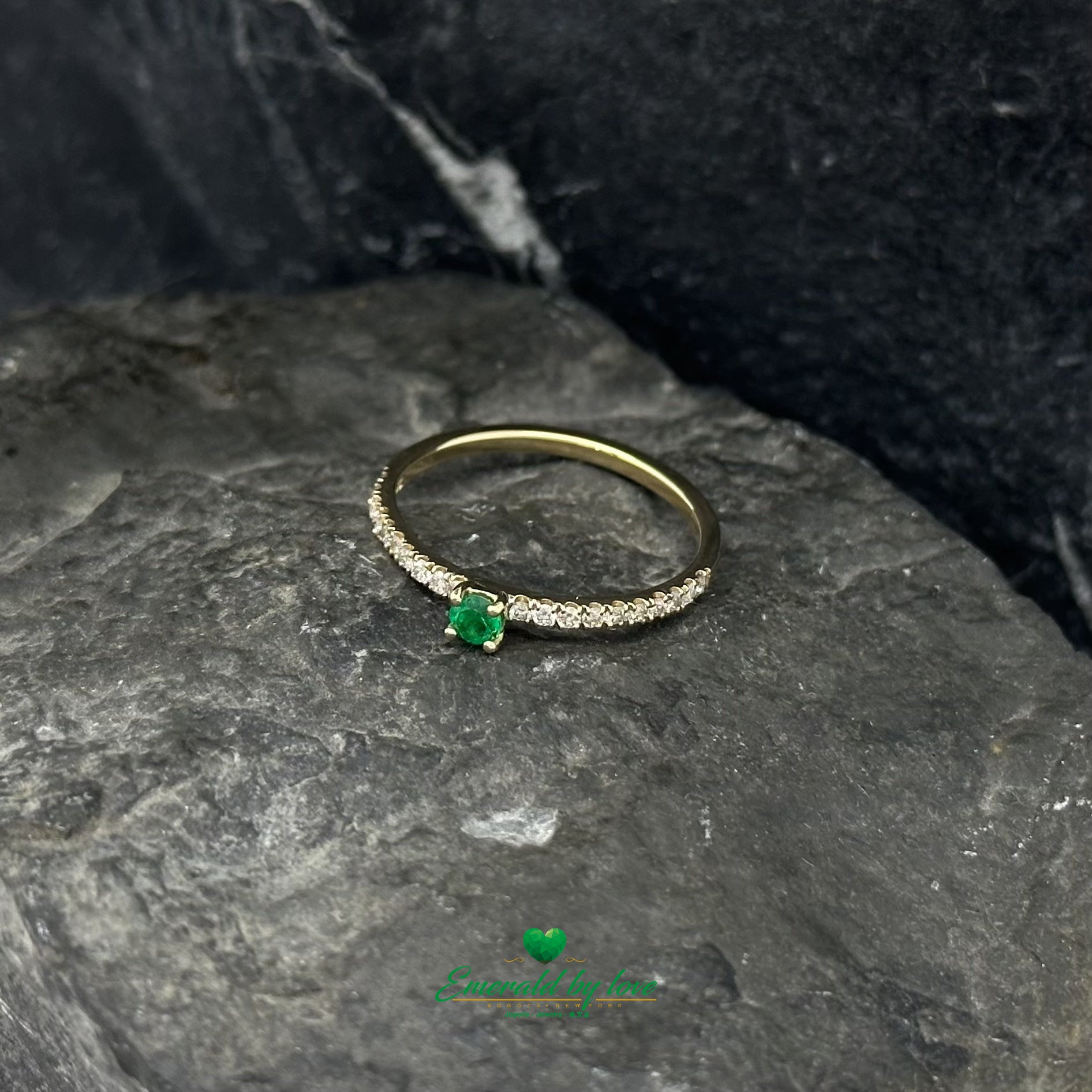 A refined balance of color and sparkle in pure 18K gold.