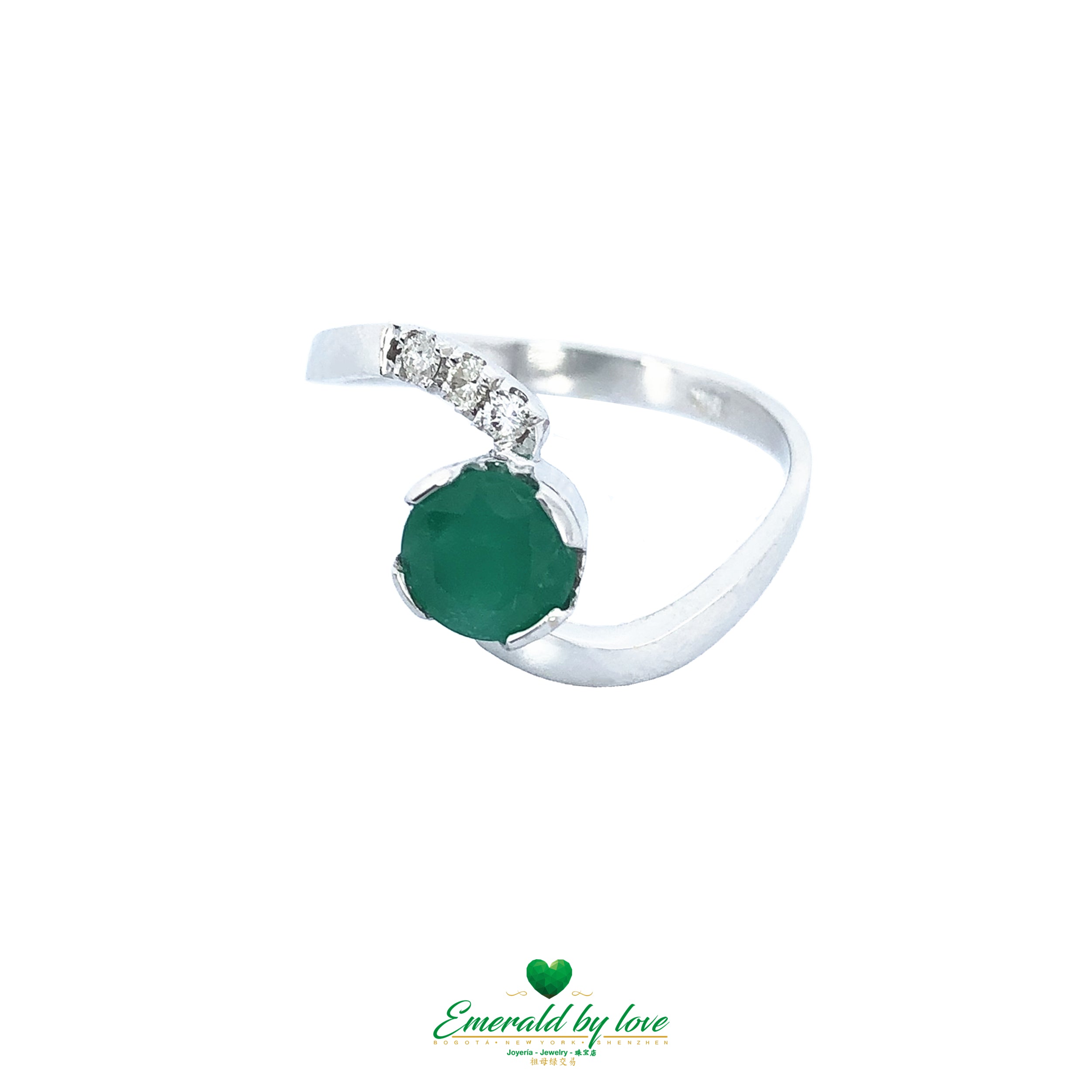 Natural brilliance meets craftsmanship in this 18k gold ring with a radiant Colombian emerald.