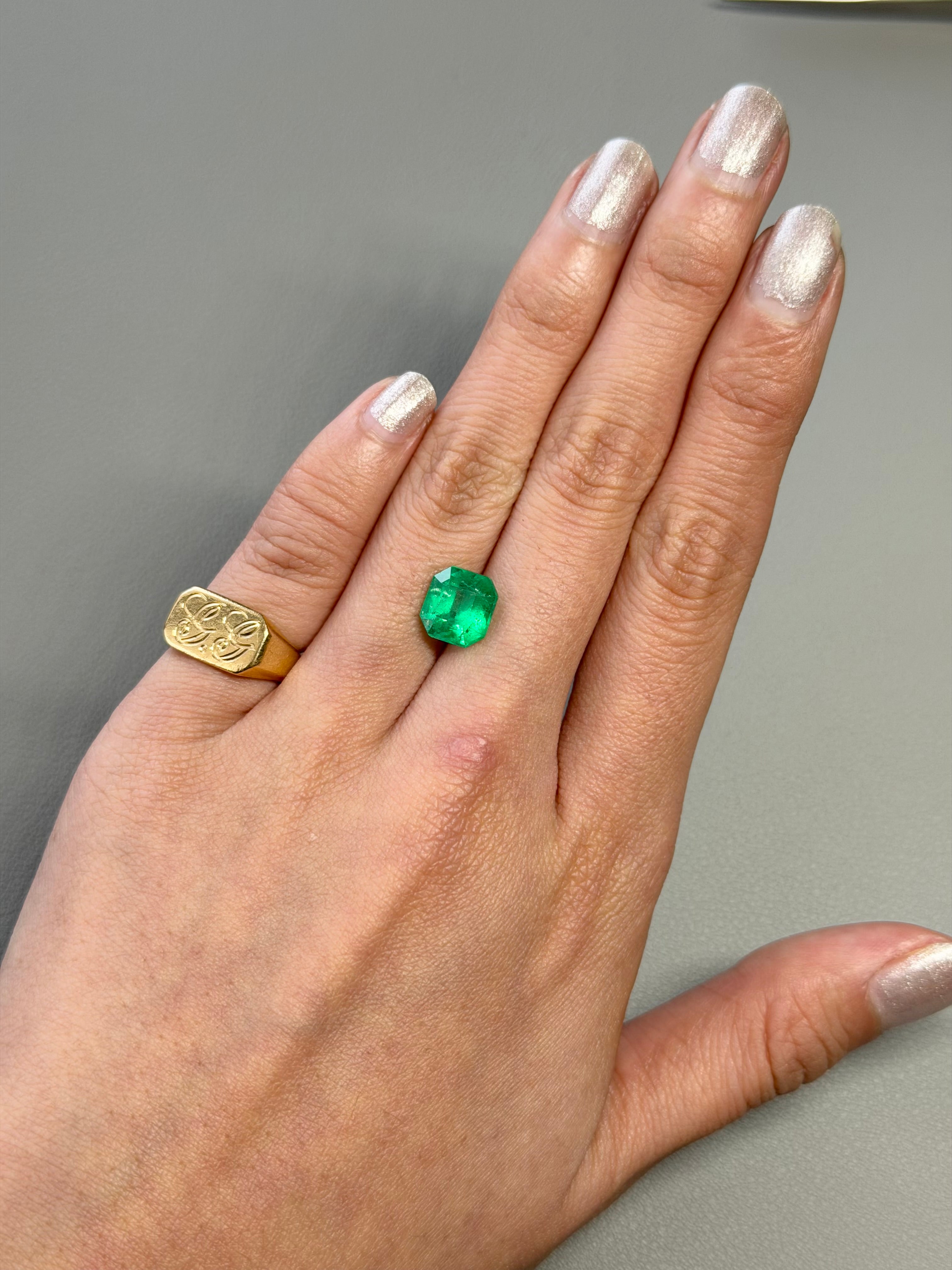 Encantadora esmeralda colombiana cuadrada de 3,16 quilates