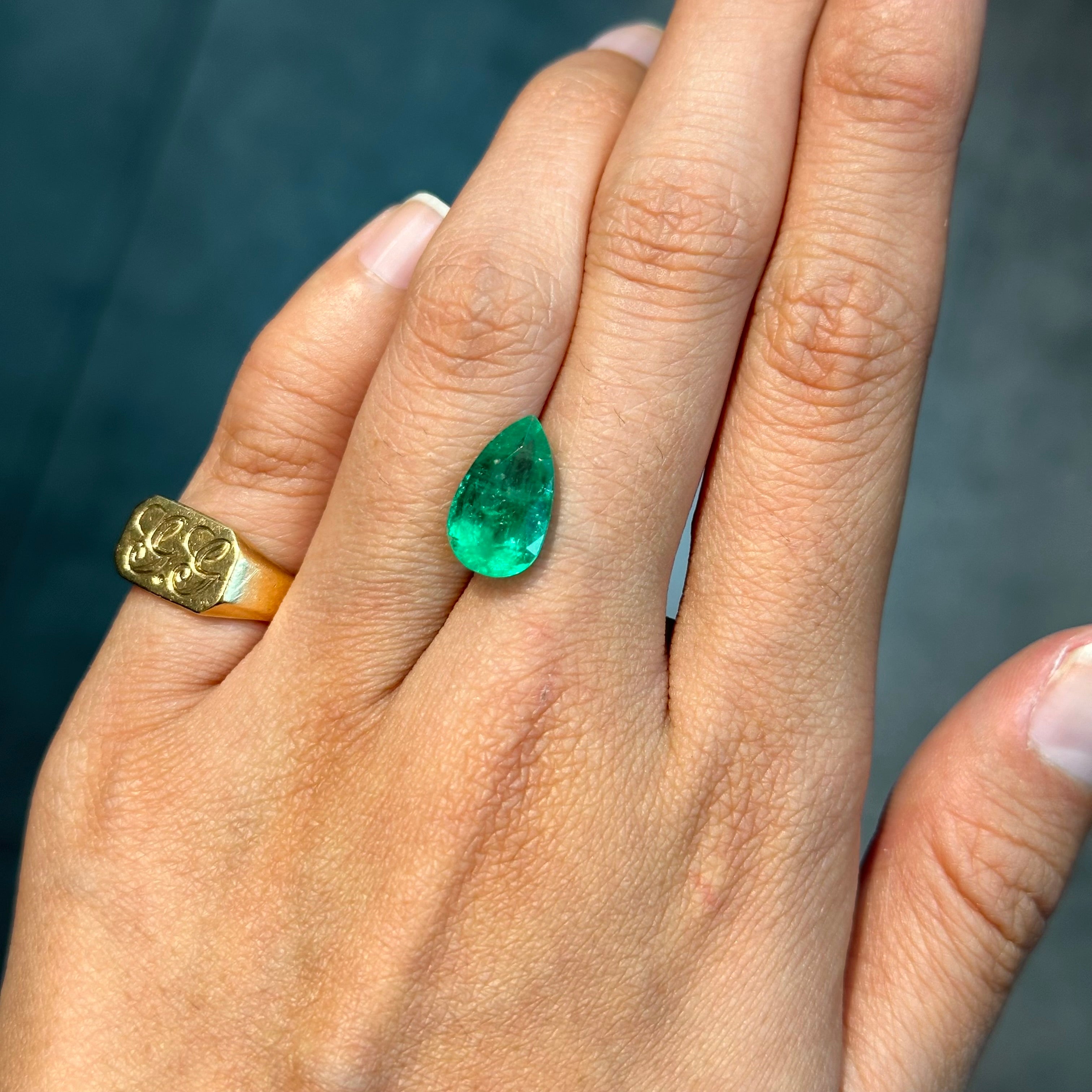 Magnifique poire : émeraude colombienne de 3,47 carats