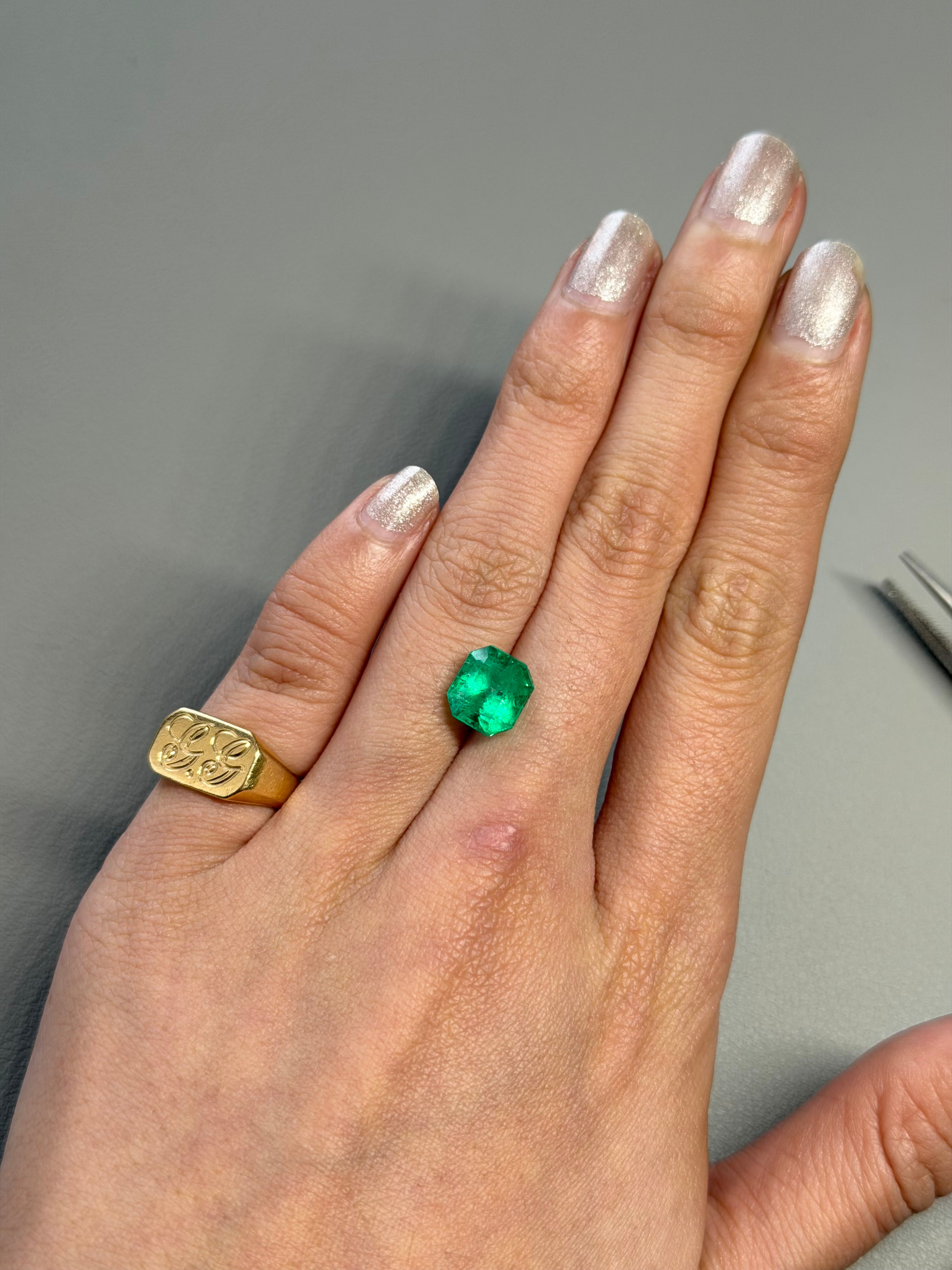 Enchanting 3.08-Carat Colombian Emerald Square Gemstone