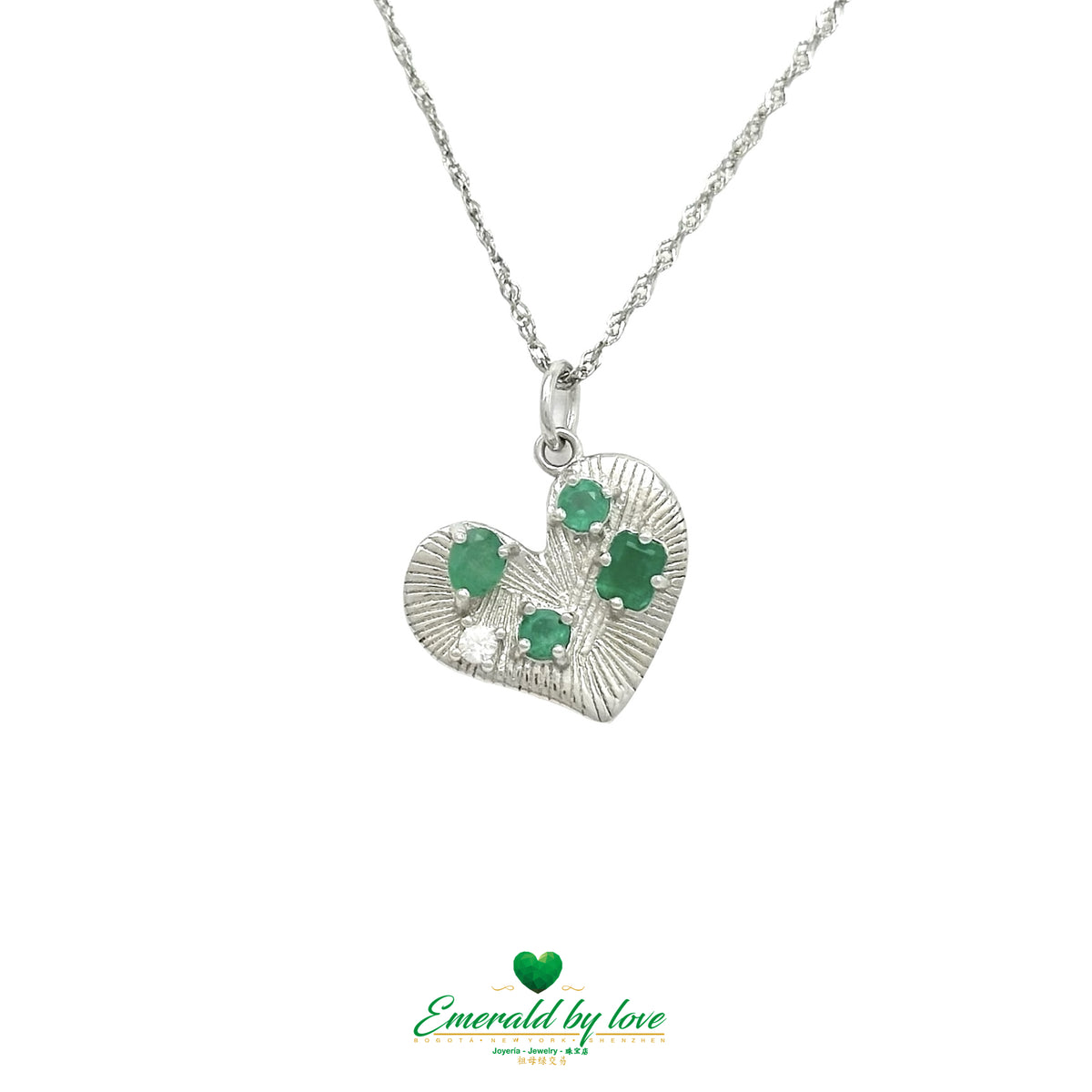 925 Silver Heart Pendant with Mixed Emeralds and Decorative Zircon