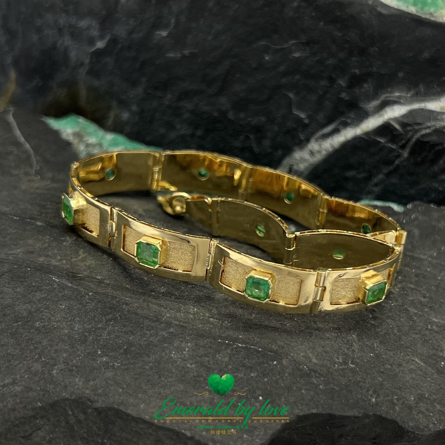 Square Colombian Emerald Yellow Gold Bezel-Set Bracelet