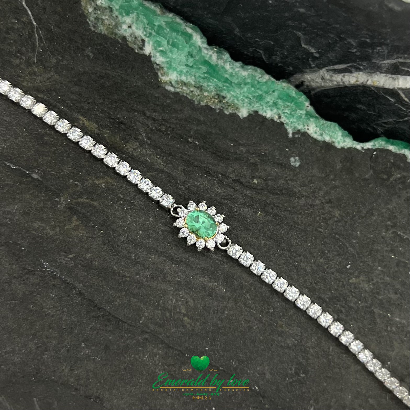 Emerald Flower Crystal Bracelet: Sparkling Elegance