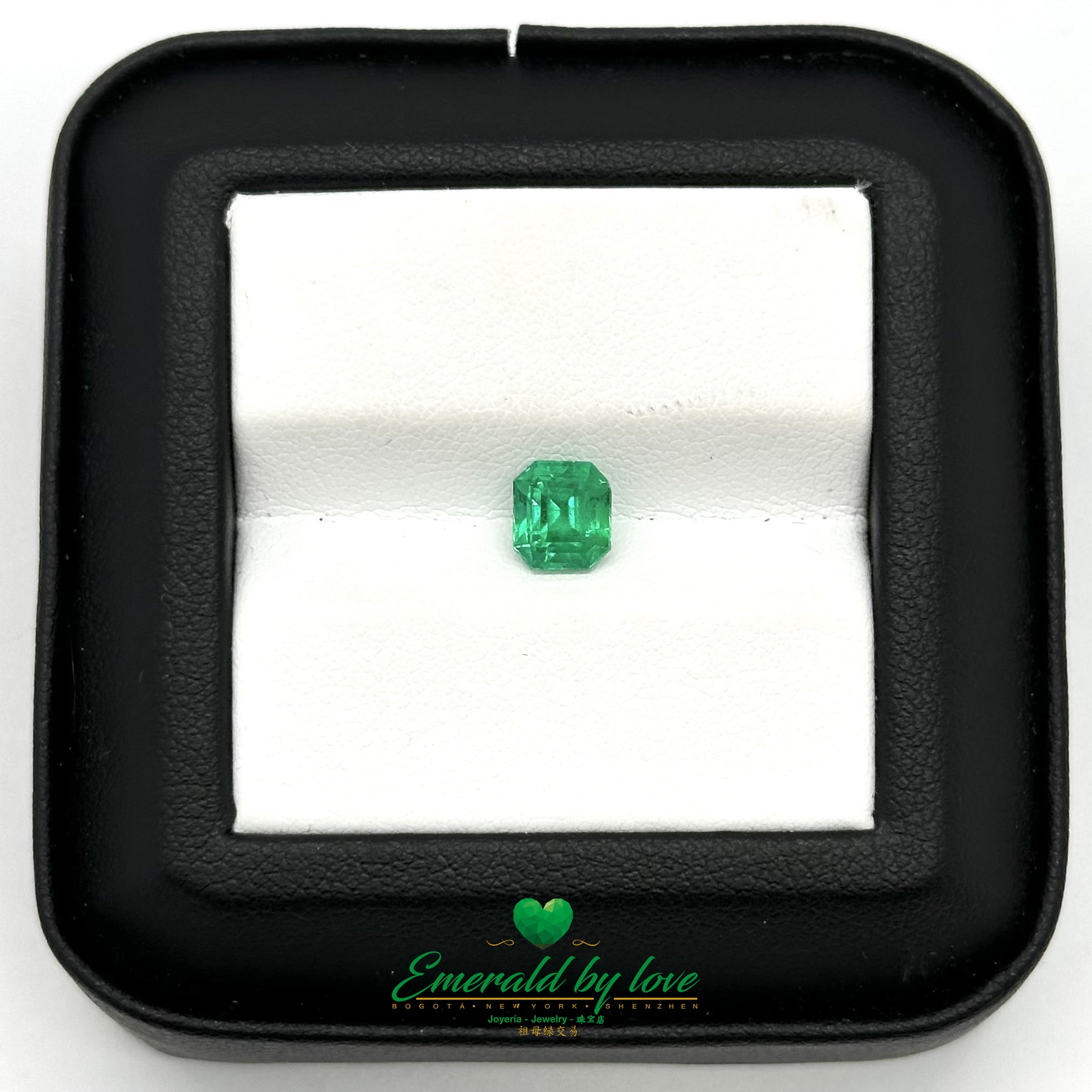 Luxury-grade Colombian emerald weighing 1.02 ct, cut in elegant emerald shape