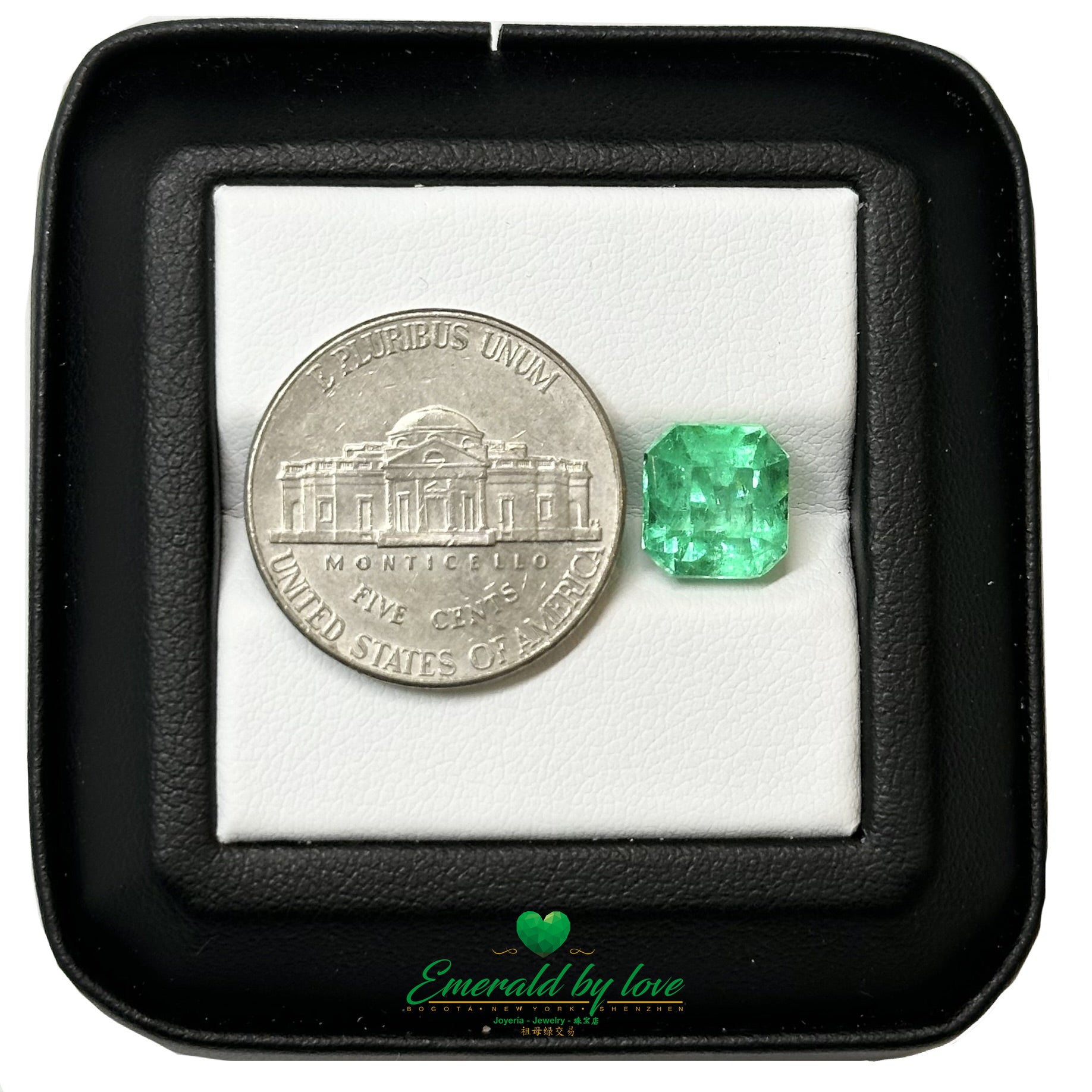 3.38 ct Colombian emerald featuring rich green color and brilliant natural light reflection