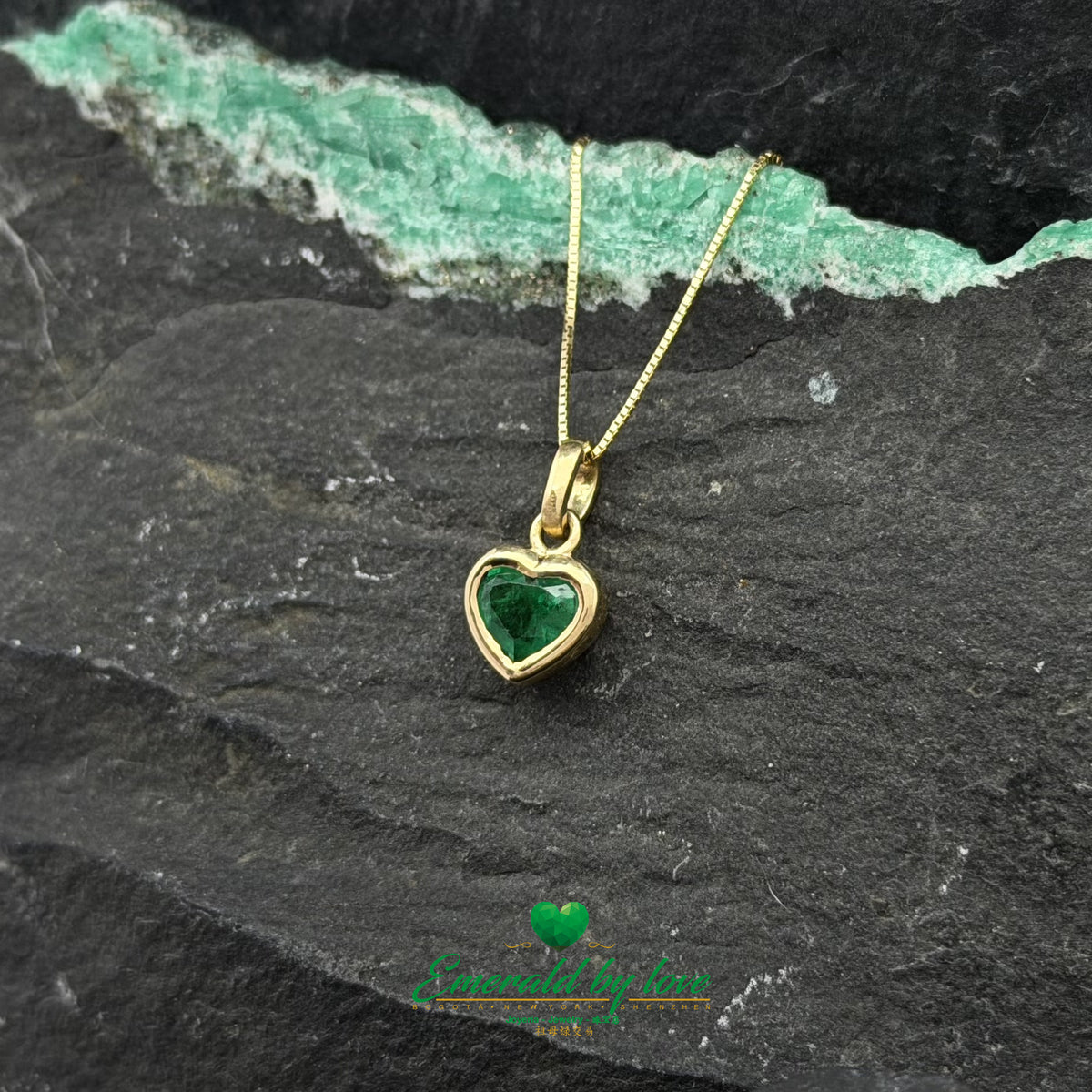 Colombian Emerald Heart Pendant with Yellow Gold Setting