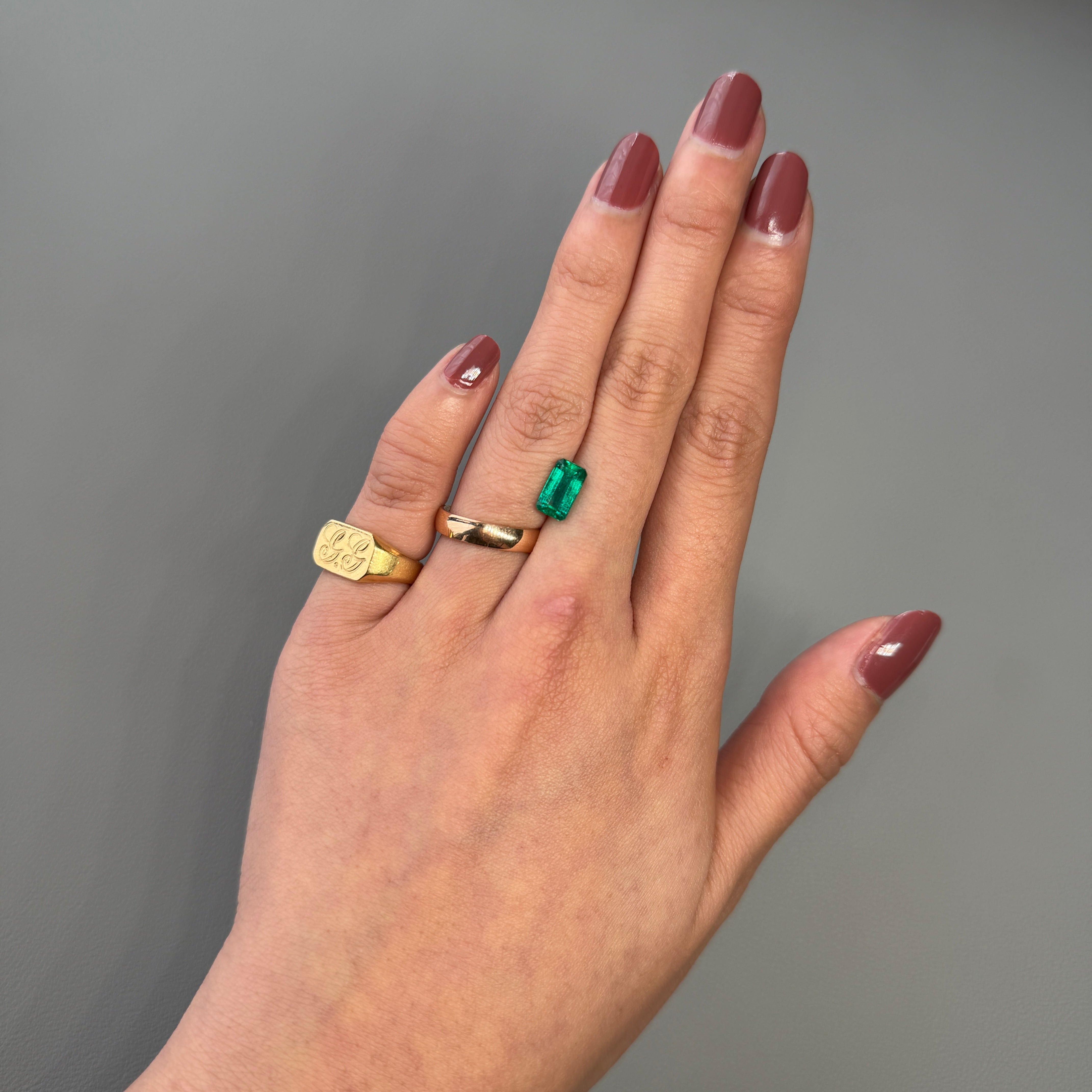 Natural 1.48 Carat Loose Colombian Emerald Premium Hand Minor Oil