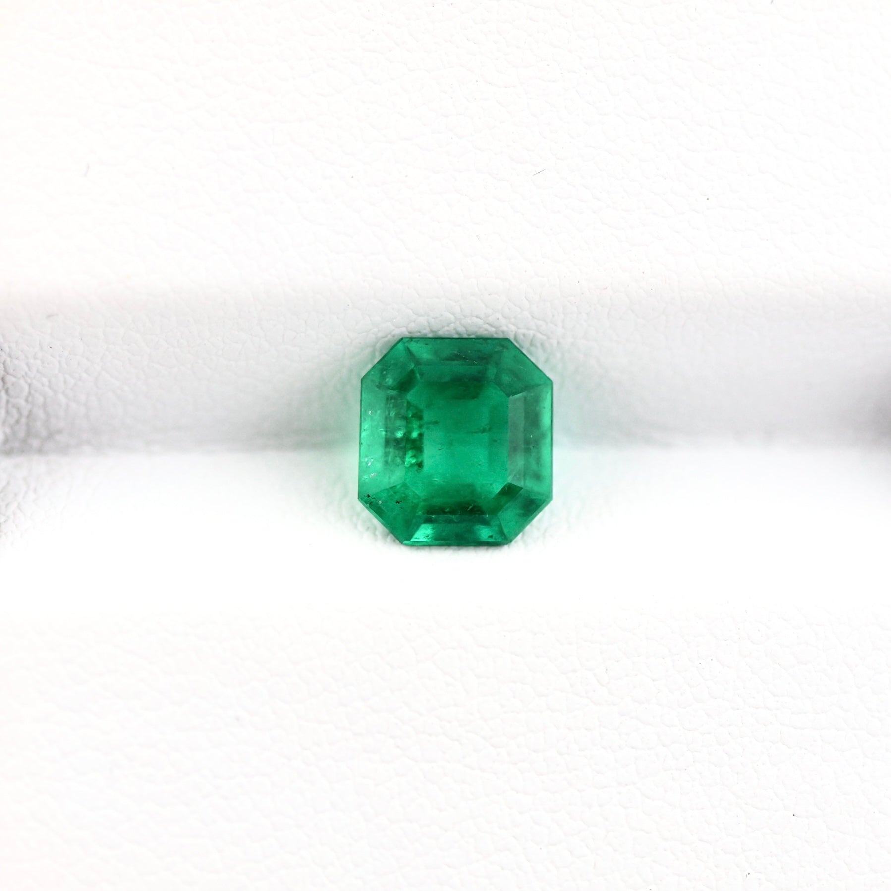 Exceptional 1.26 carat Loose Colombian Emerald Genuine Gemstone