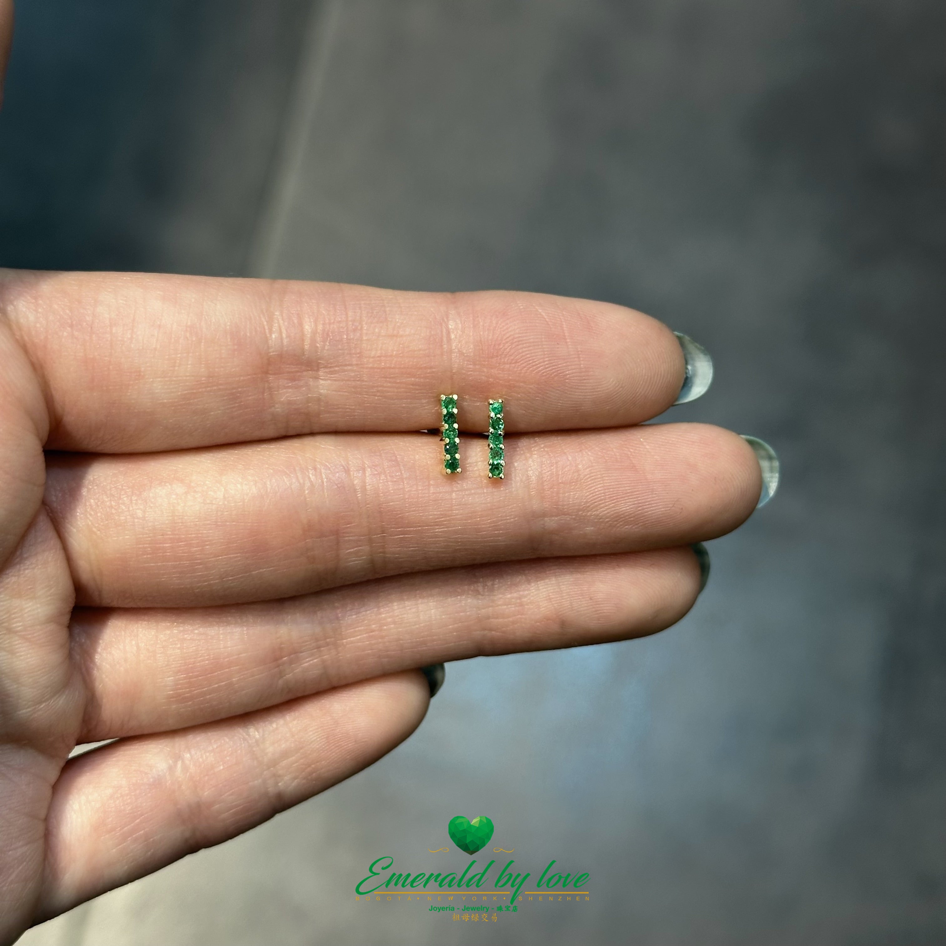 Straight Line Stud Earrings with Round Colombian Emeralds in 18K Yellow Gold