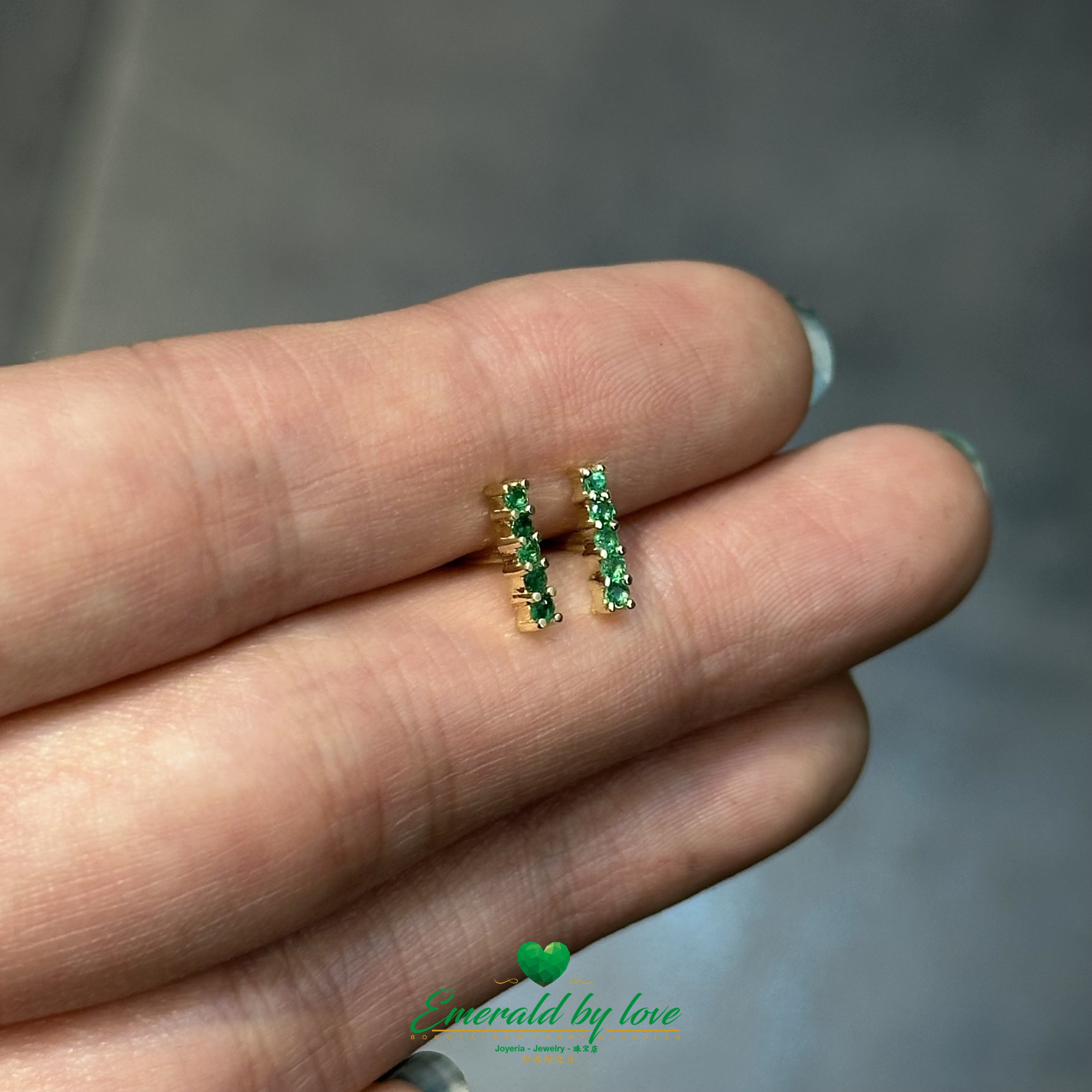 Straight Line Stud Earrings with Round Colombian Emeralds in 18K Yellow Gold