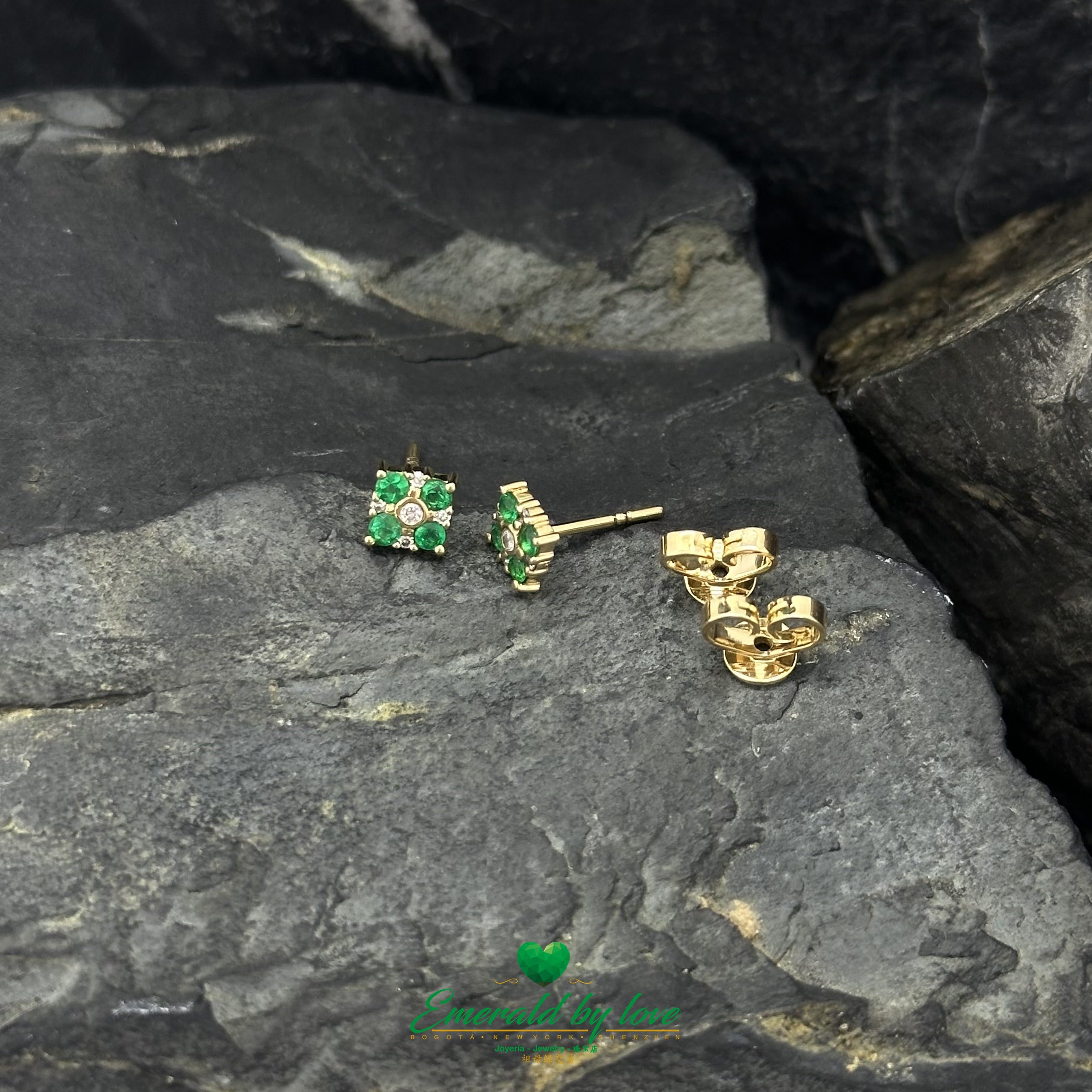 Floral Earrings with Central Diamond and Emerald Petals in 18K Gold