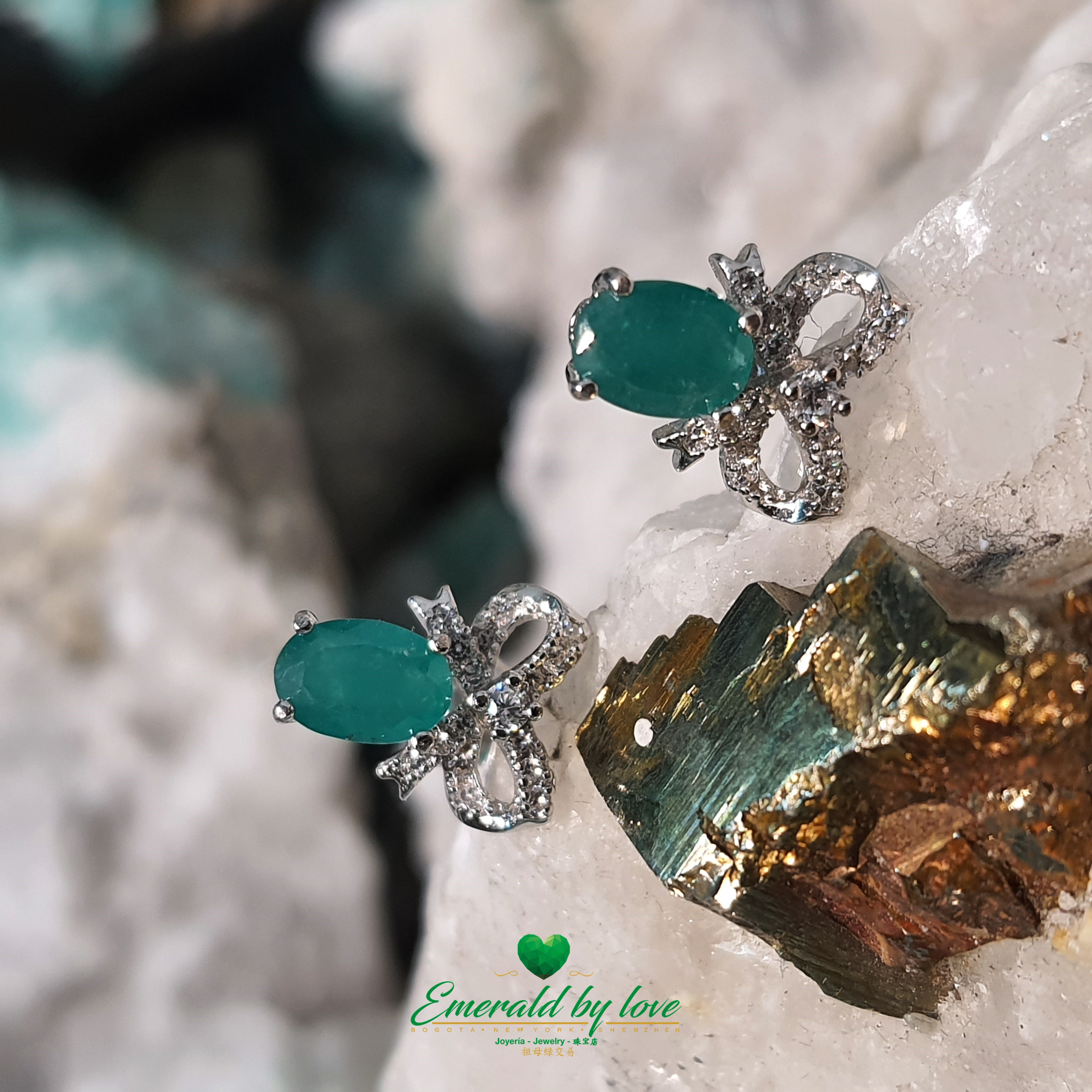Boucles d'oreilles en argent sterling 925 avec émeraudes colombiennes ovales en forme de nœud