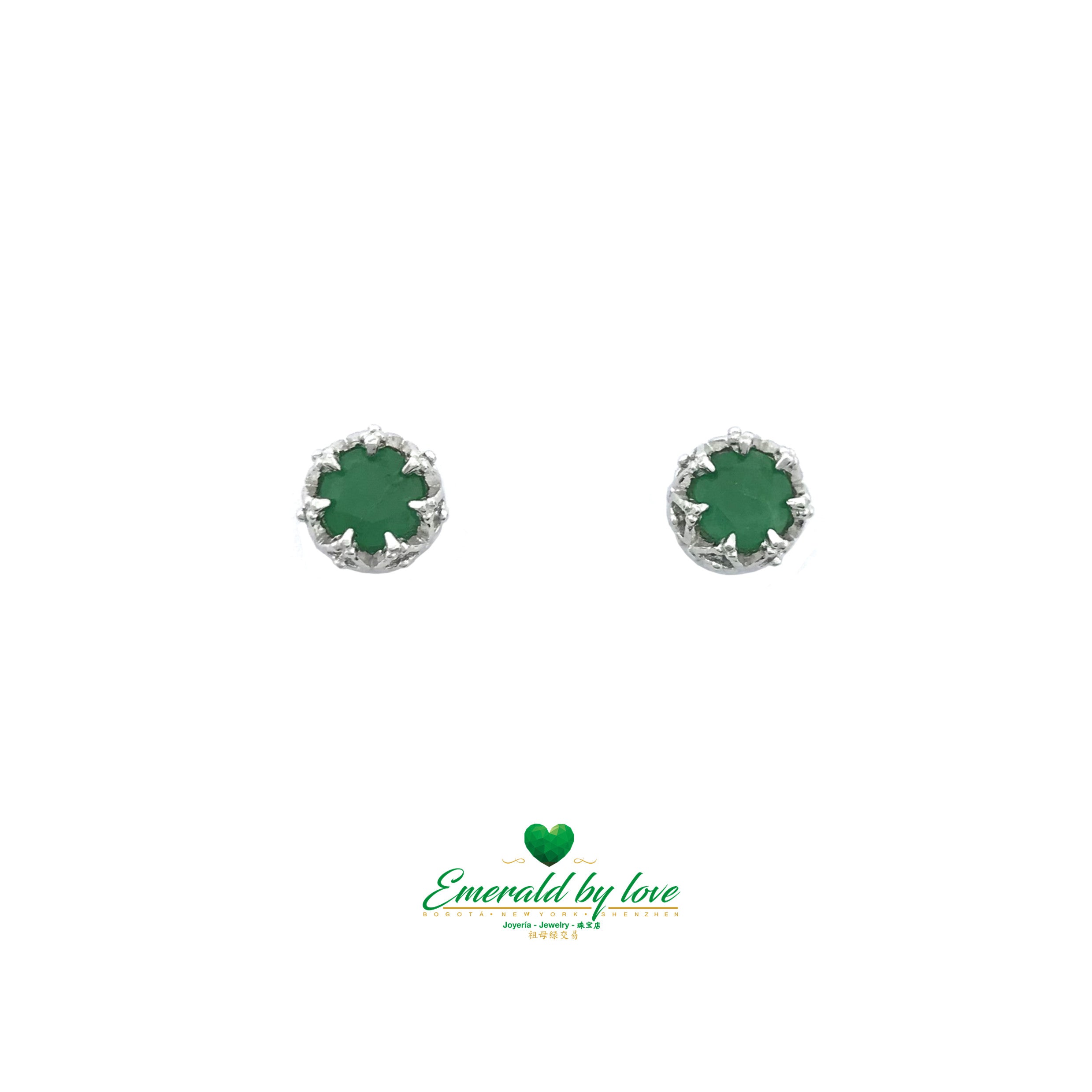 Superbes boucles d'oreilles rondes en émeraude serties de 7 griffes