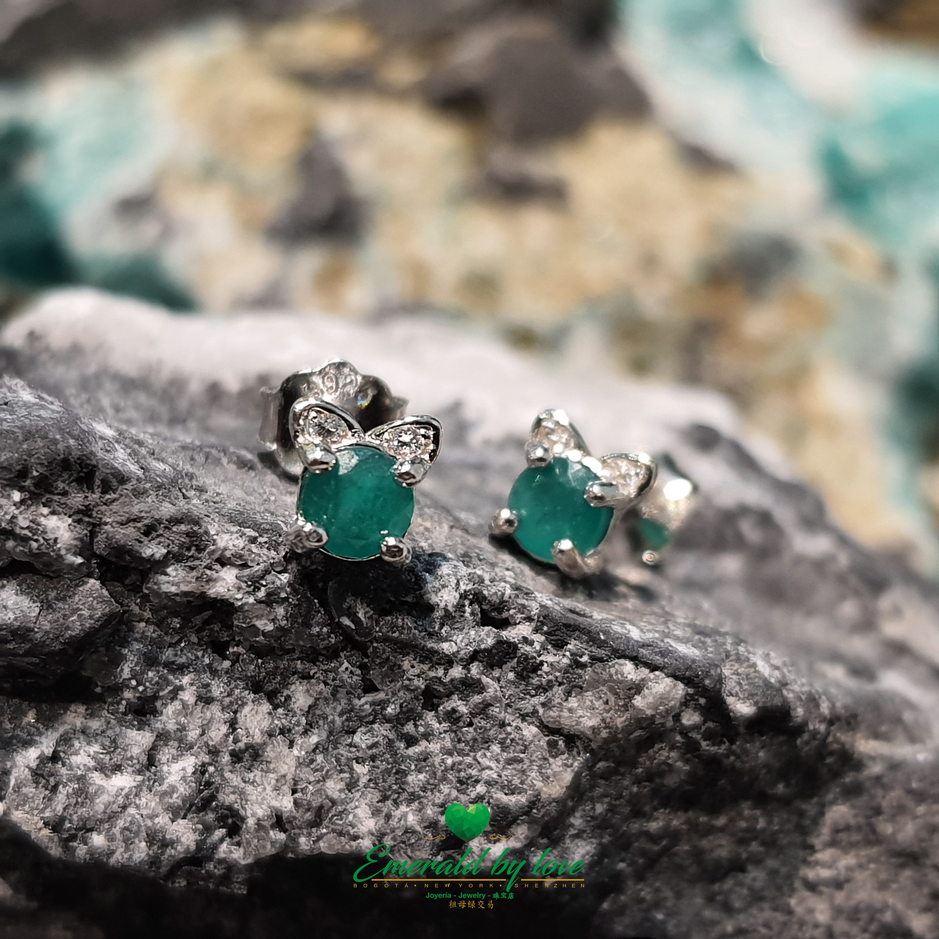 925 Silver Earrings with Colombian Emeralds: Feline Elegance in Cat Design