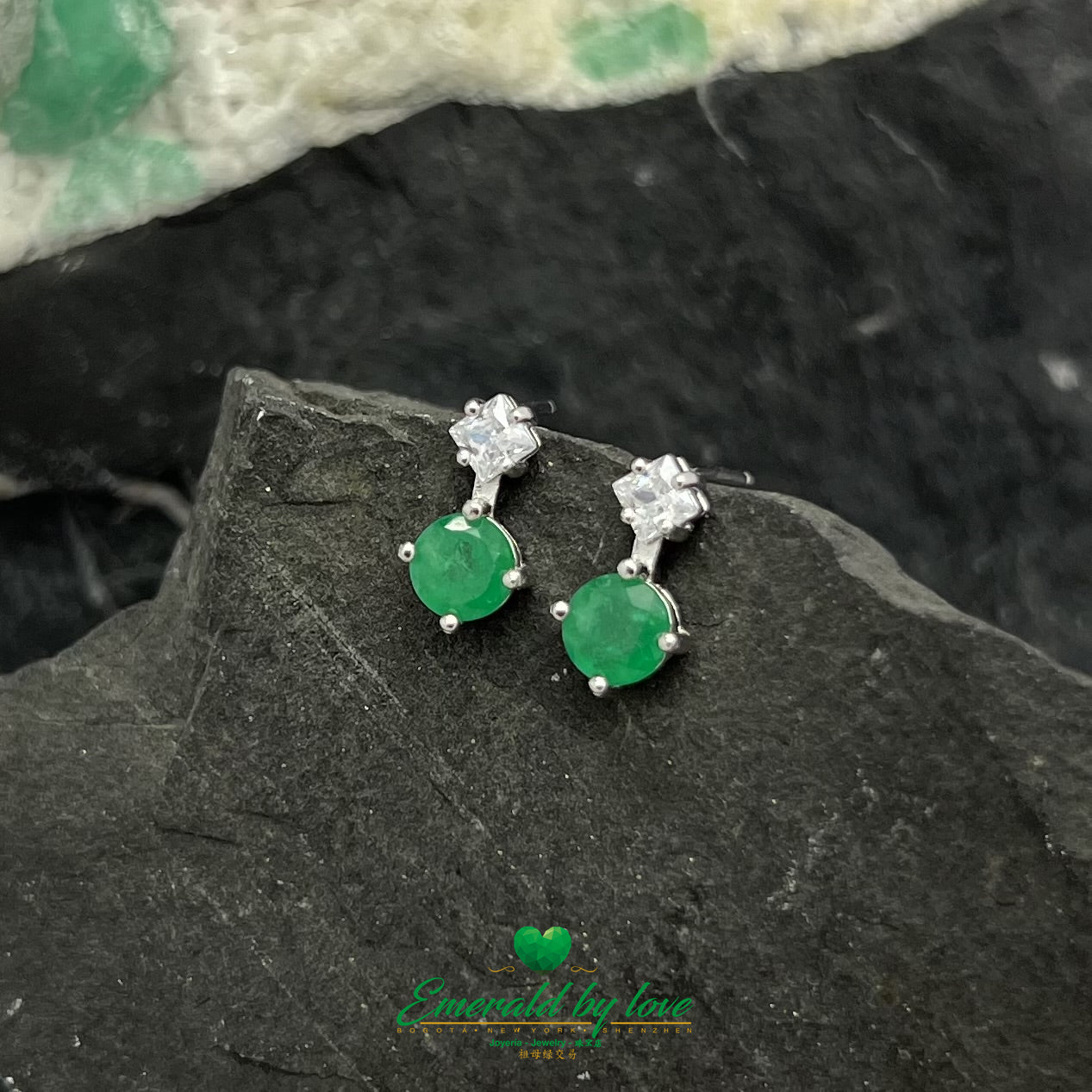 Silver Earrings with Central Round Emerald and Square Cubic Zirconia Accents