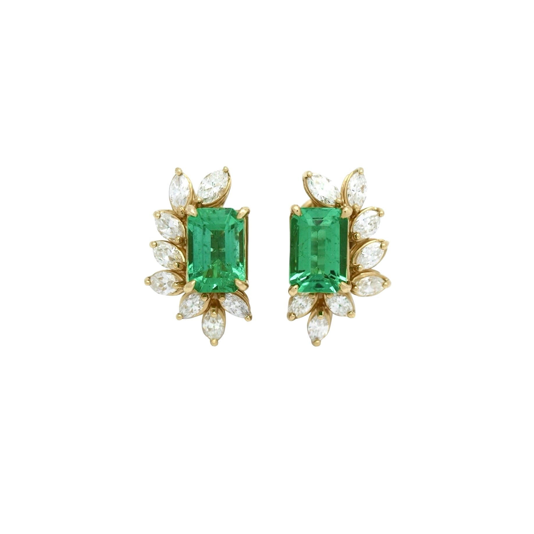 Colombian Emerald Baguette Earrings in Yellow Gold | Fan-Shaped Design
