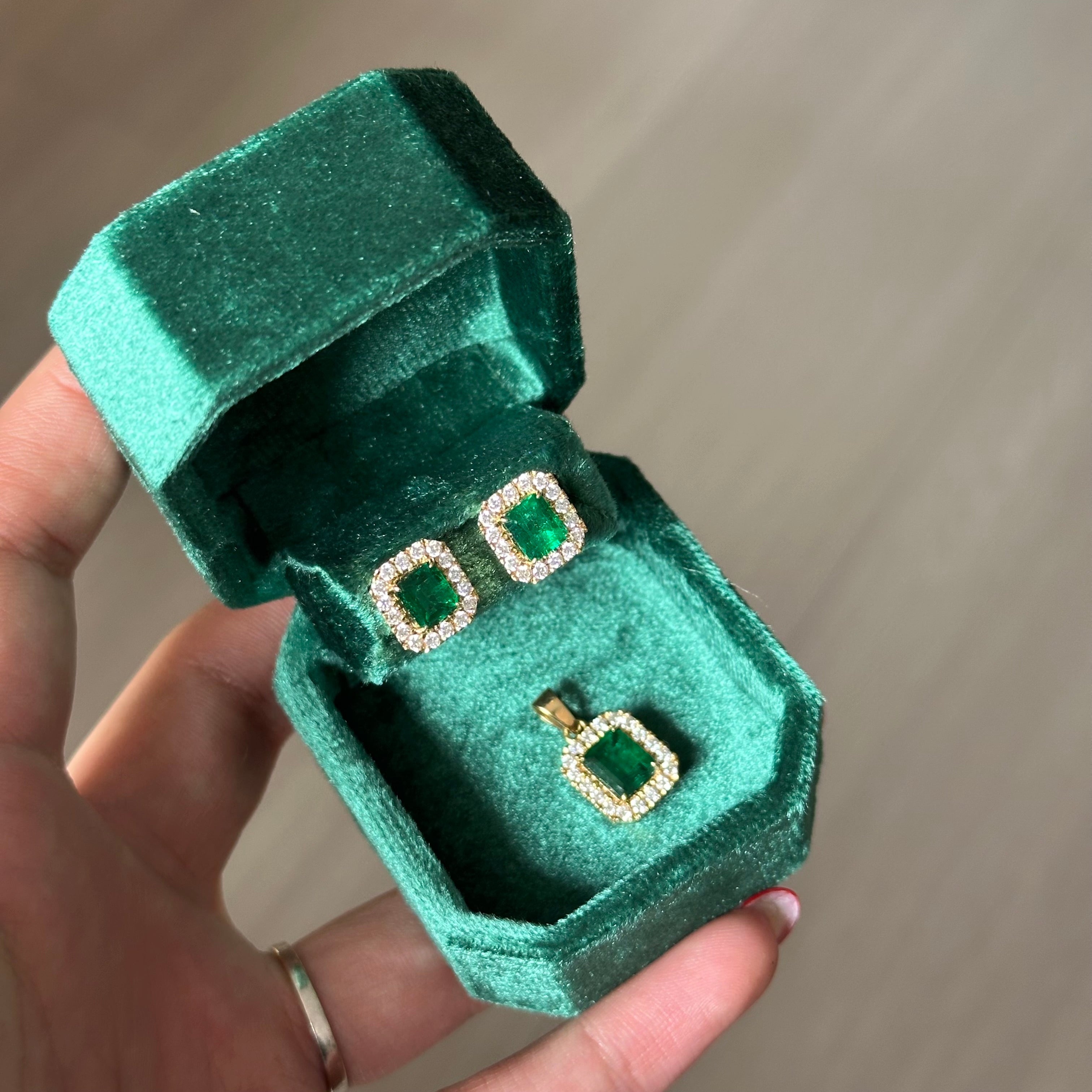 Luxury Emerald-Cut Colombian Emerald Pendant & Earrings Set with Diamond Cluster Setting