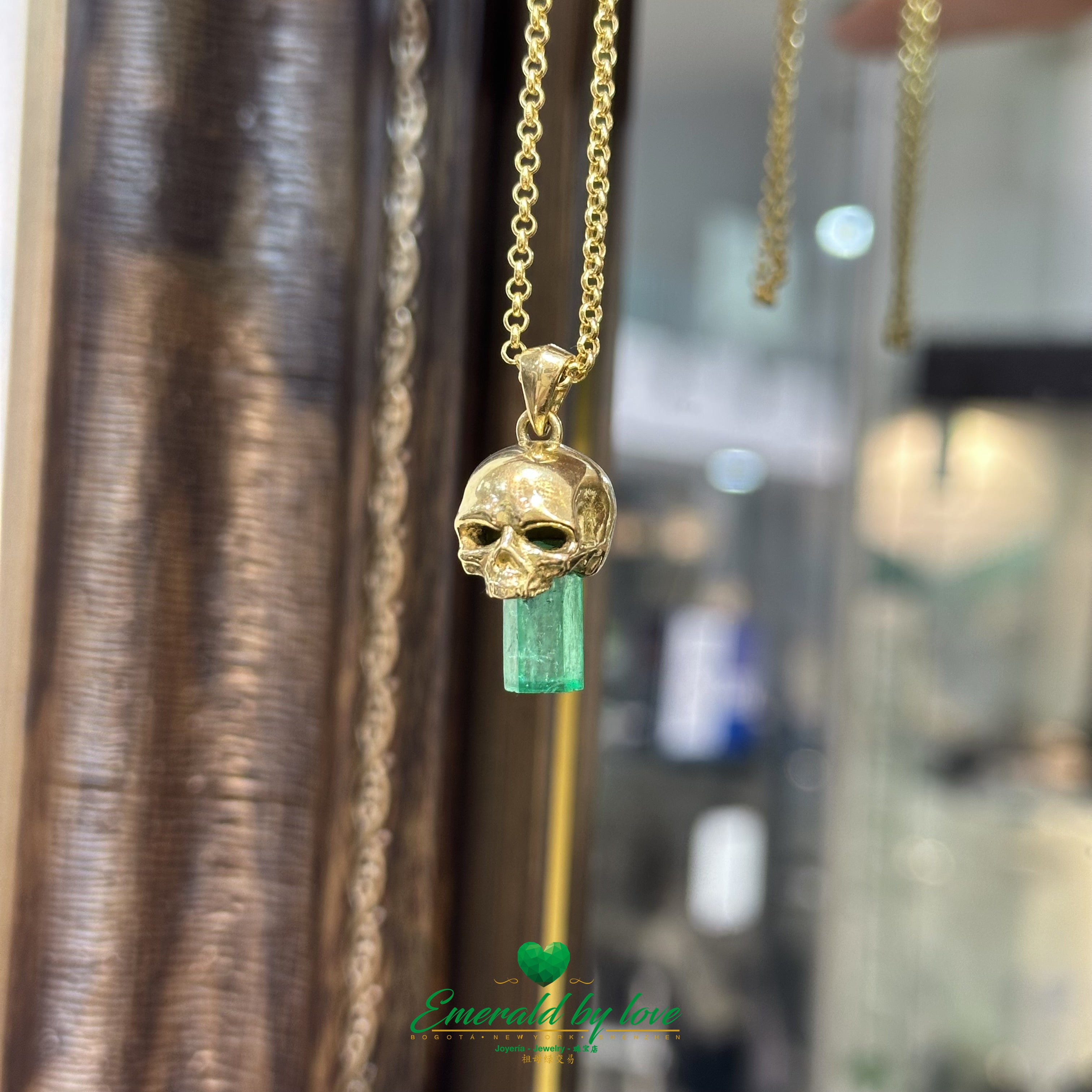 Skull Pendant in 18K Yellow Gold with 4.21ct Canutillo Colombian Emerald