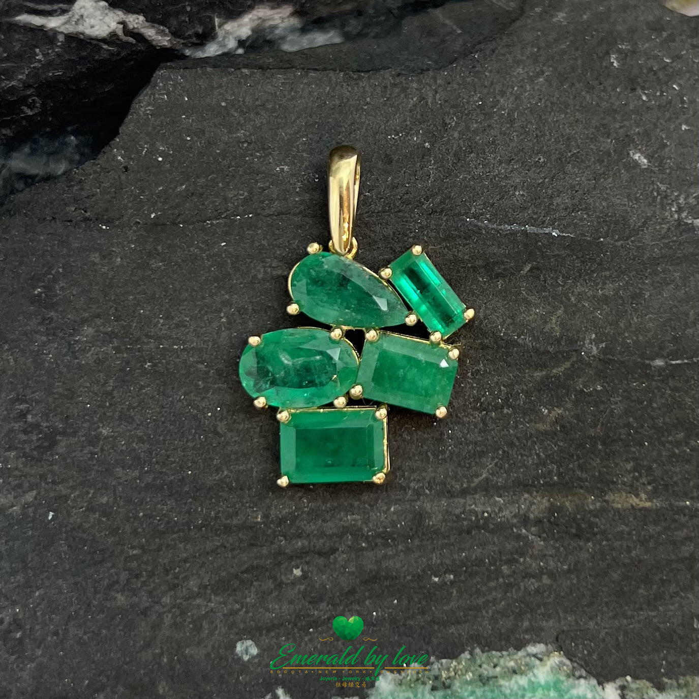 Versatile 18k Yellow Gold Pendant with 4.92 ct Multishaped Emeralds