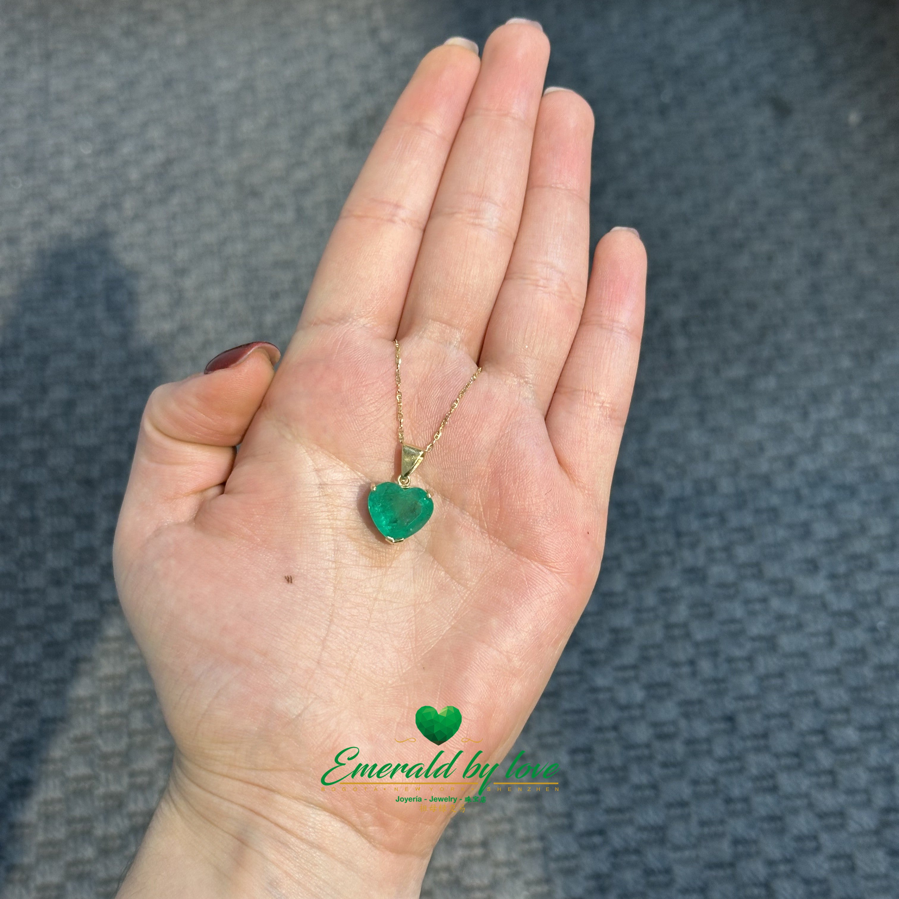 Triple Prongs Emerald Heart Pendant – 5.45 Carats of Colombian Beauty