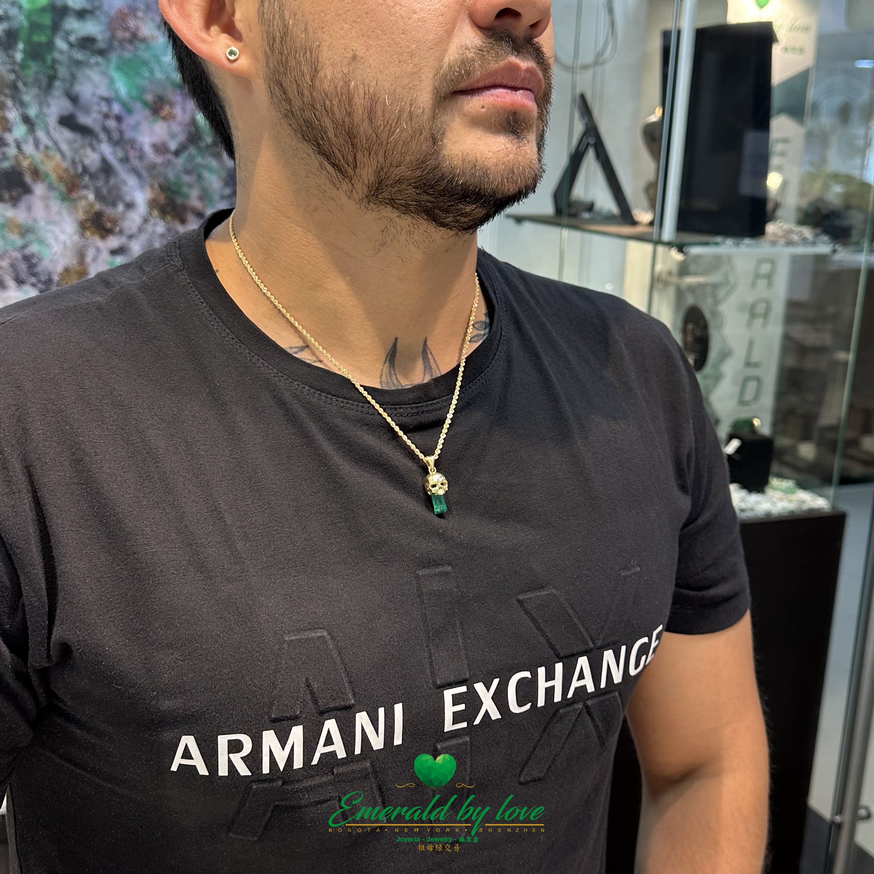 Skull Pendant in 18K Yellow Gold with Embedded Canutillo Colombian Emerald