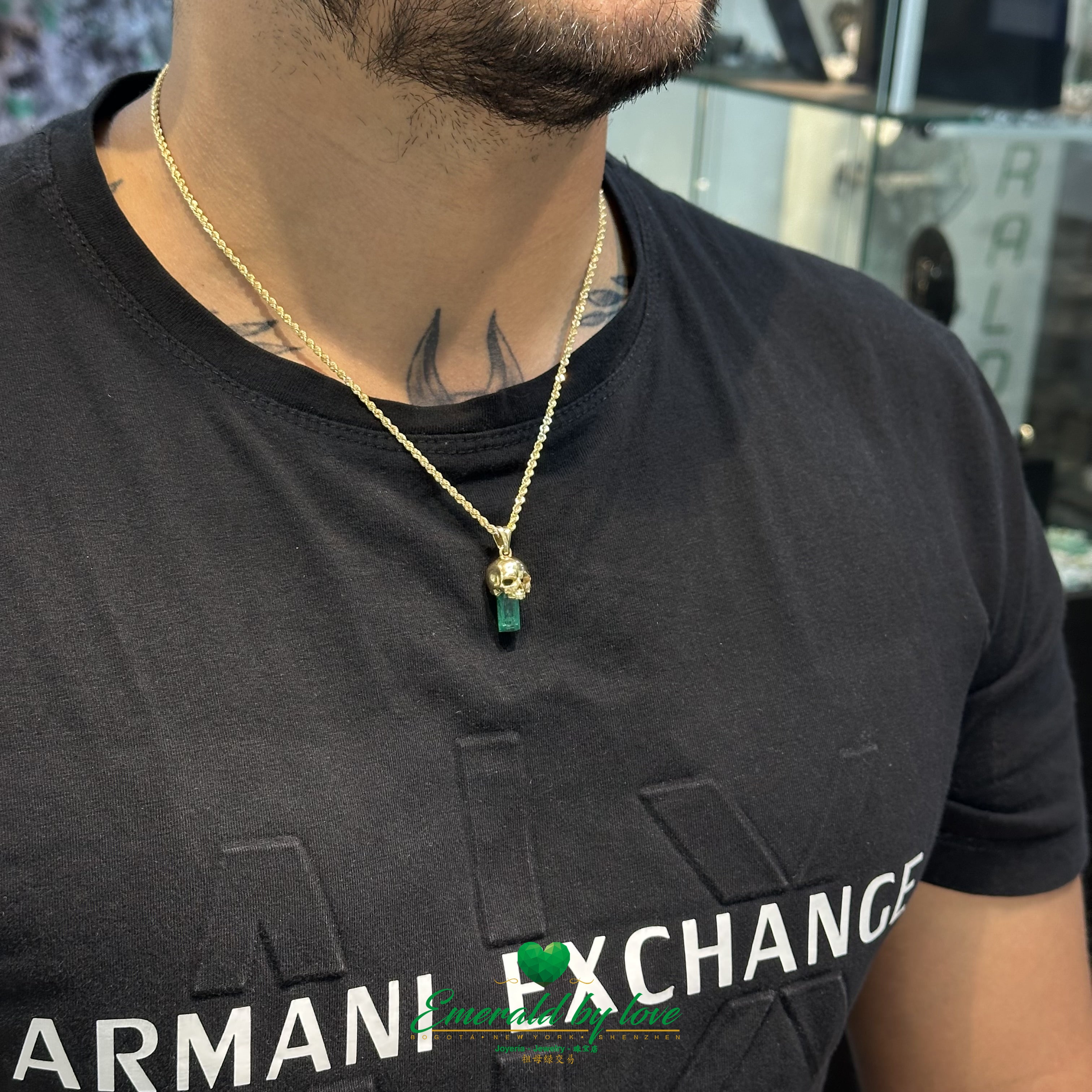 Skull Pendant in 18K Yellow Gold with Embedded Canutillo Colombian Emerald