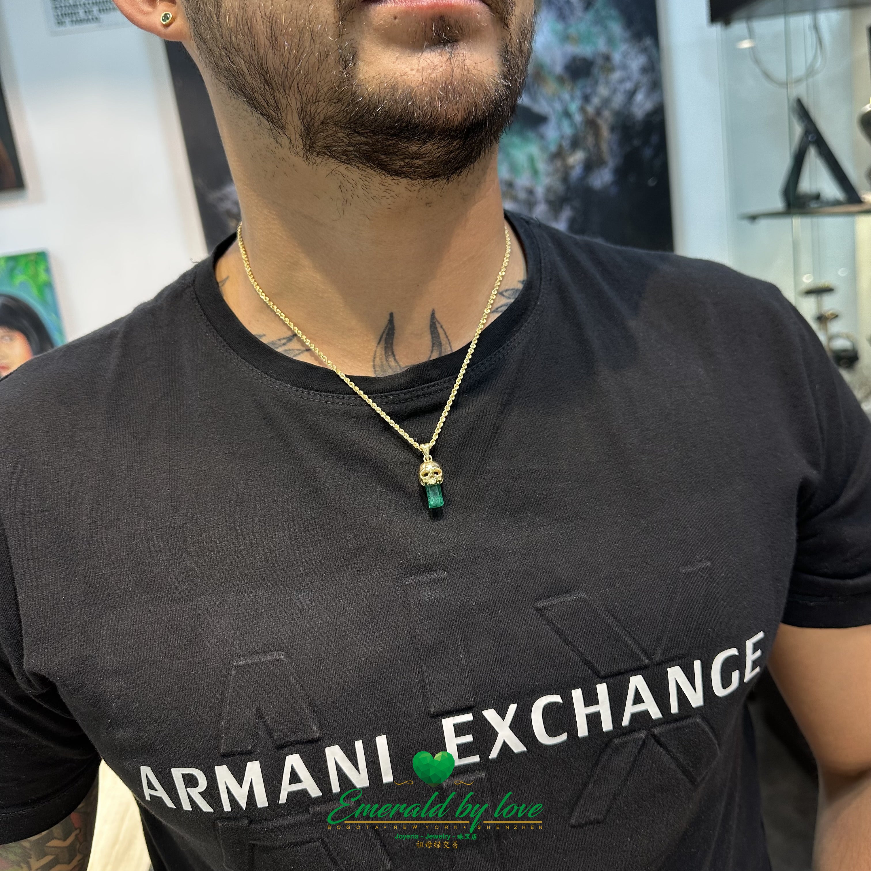 Skull Pendant in 18K Yellow Gold with Embedded Canutillo Colombian Emerald