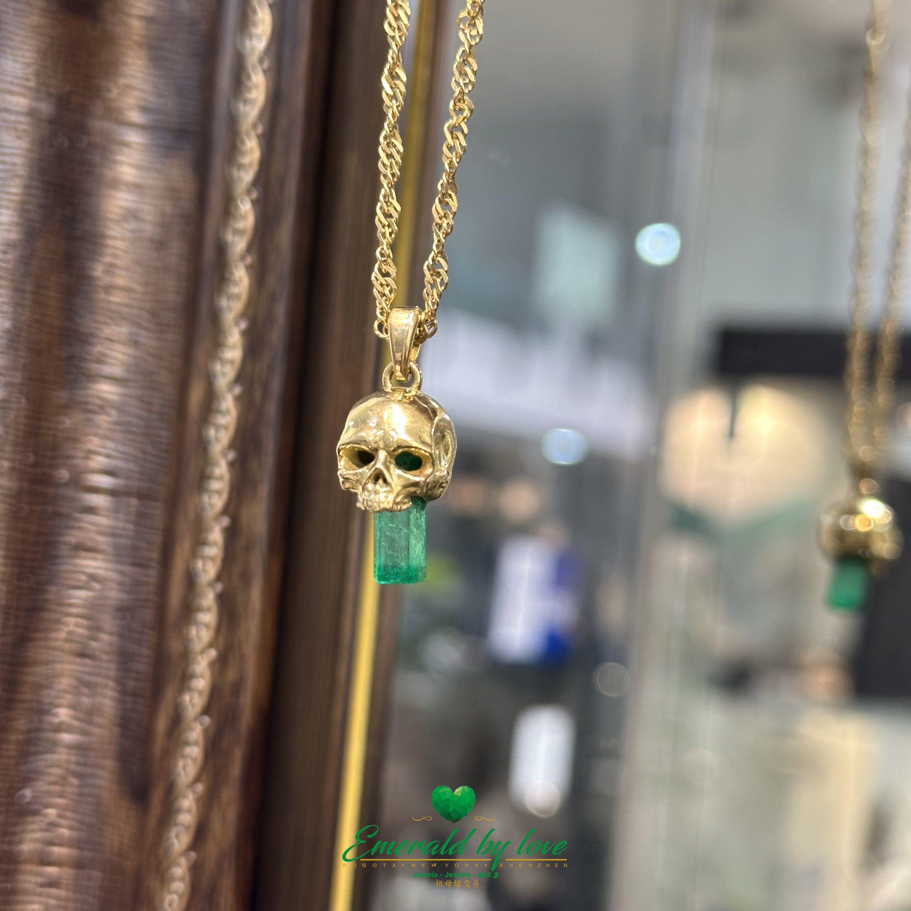 Skull Pendant in 18K Yellow Gold with 3.22ct Canutillo Colombian Emerald