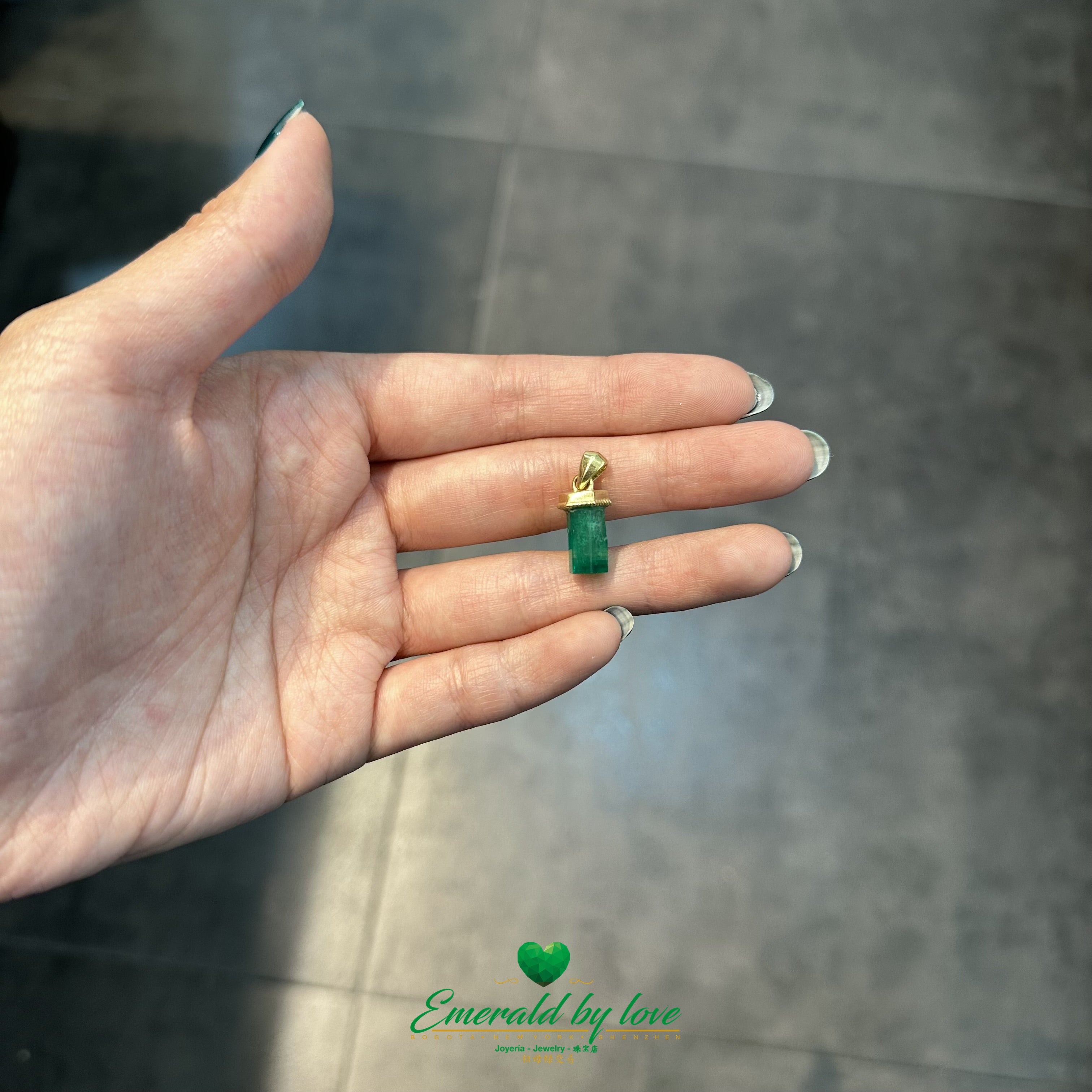 Traditional Canutillo Pendant in 18K Yellow Gold