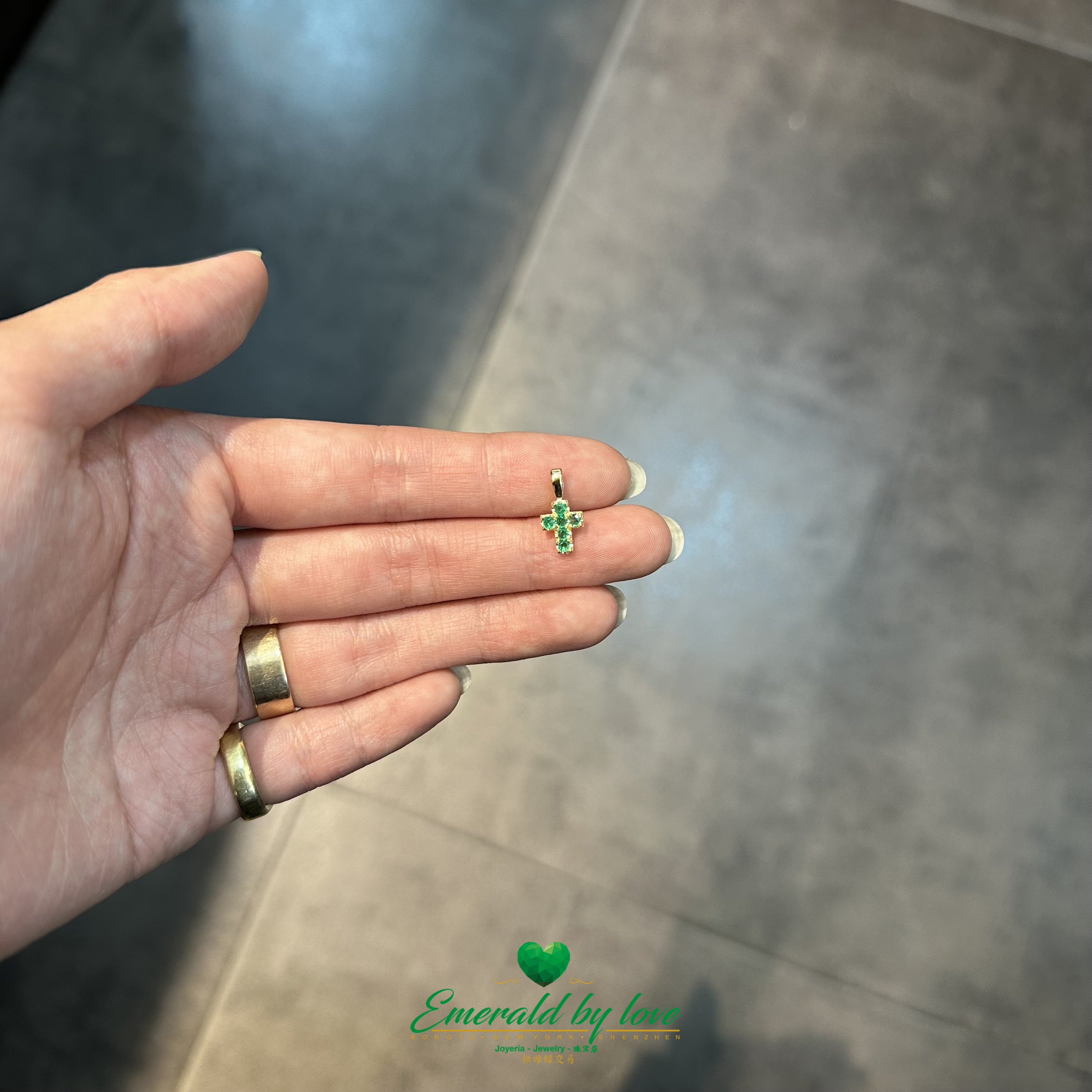 Minimalist Cross Pendant in 18K Yellow Gold with Colombian Emeralds