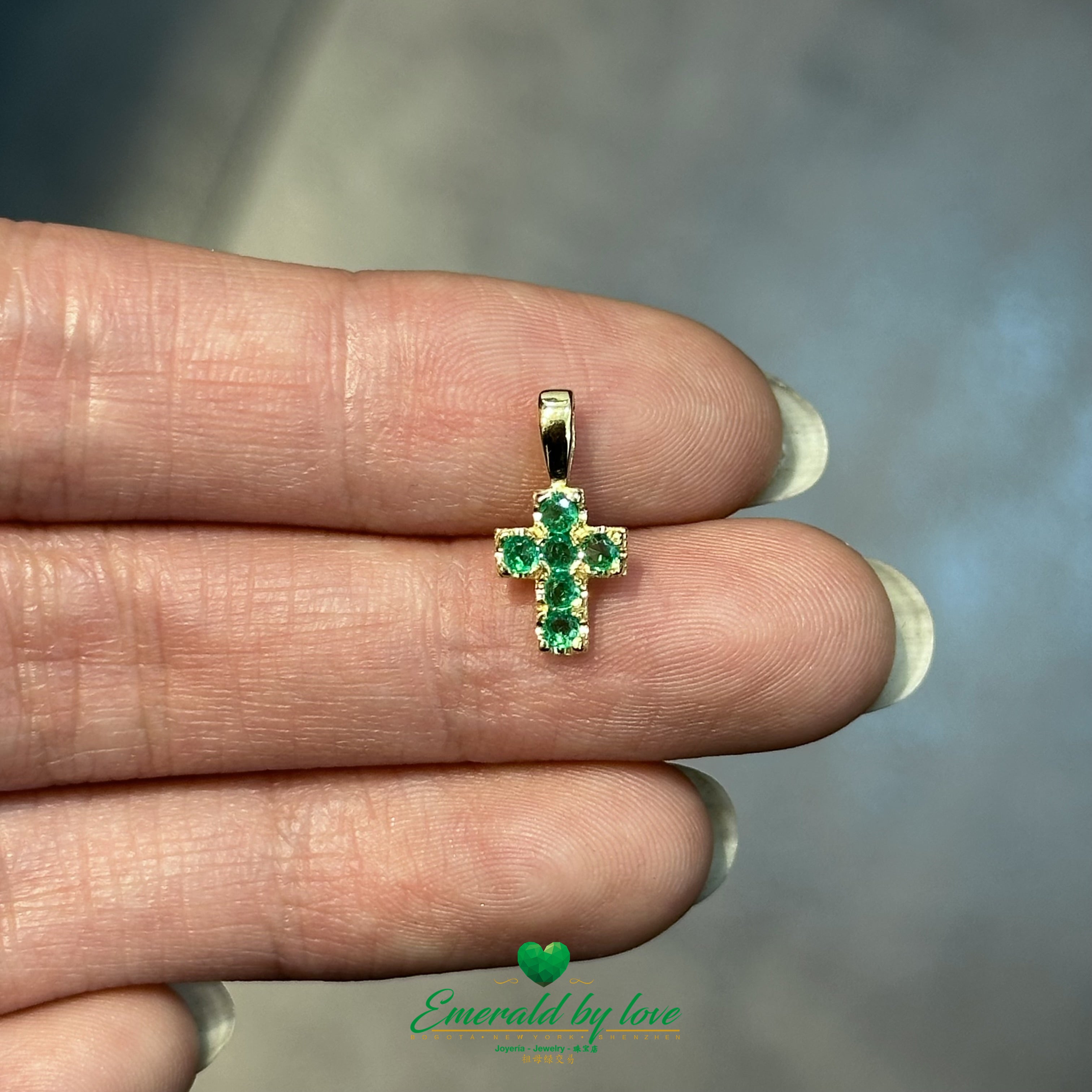 Minimalist Cross Pendant in 18K Yellow Gold with Colombian Emeralds