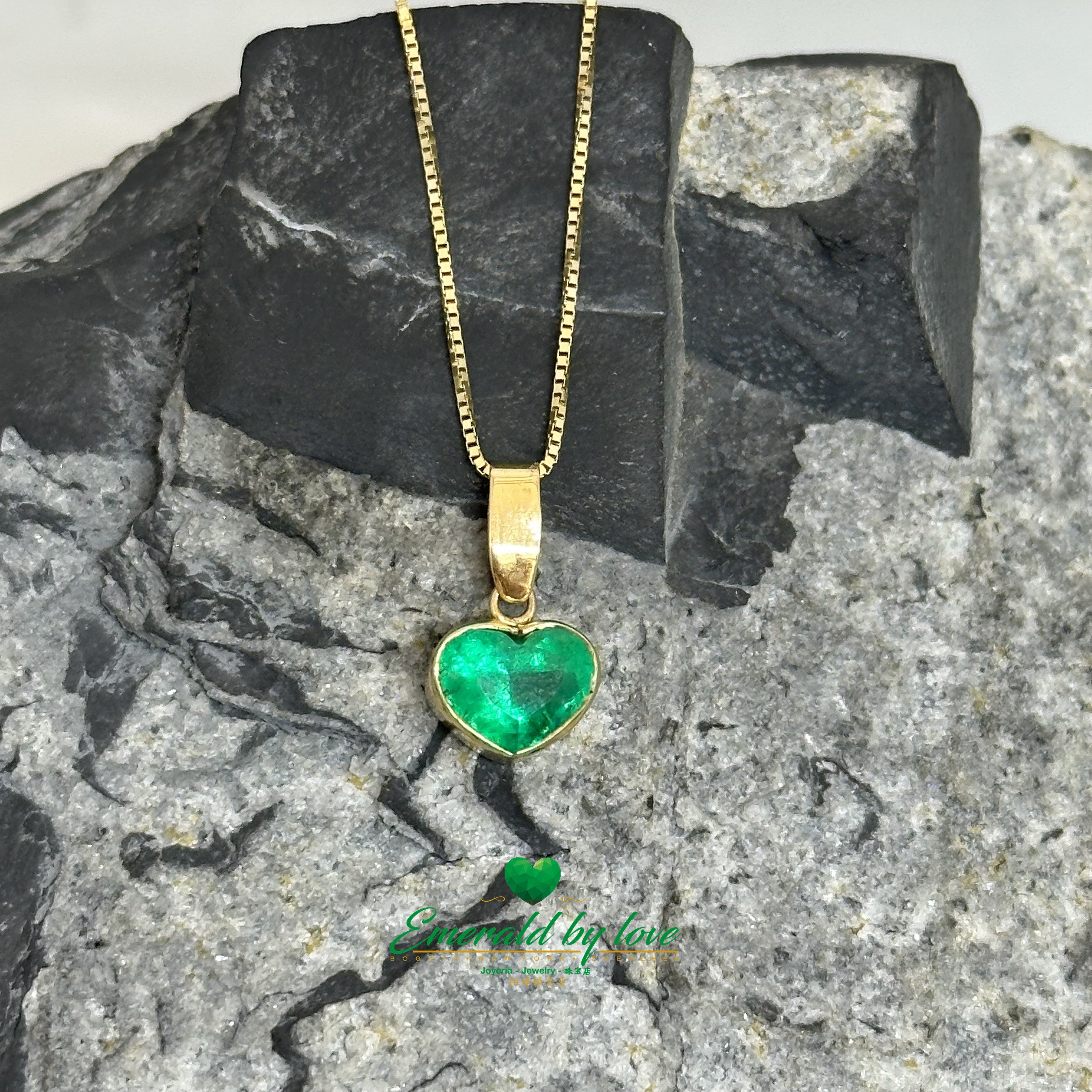 Medium Heart Pendant with Bezel-Set Crystal Colombian Emerald