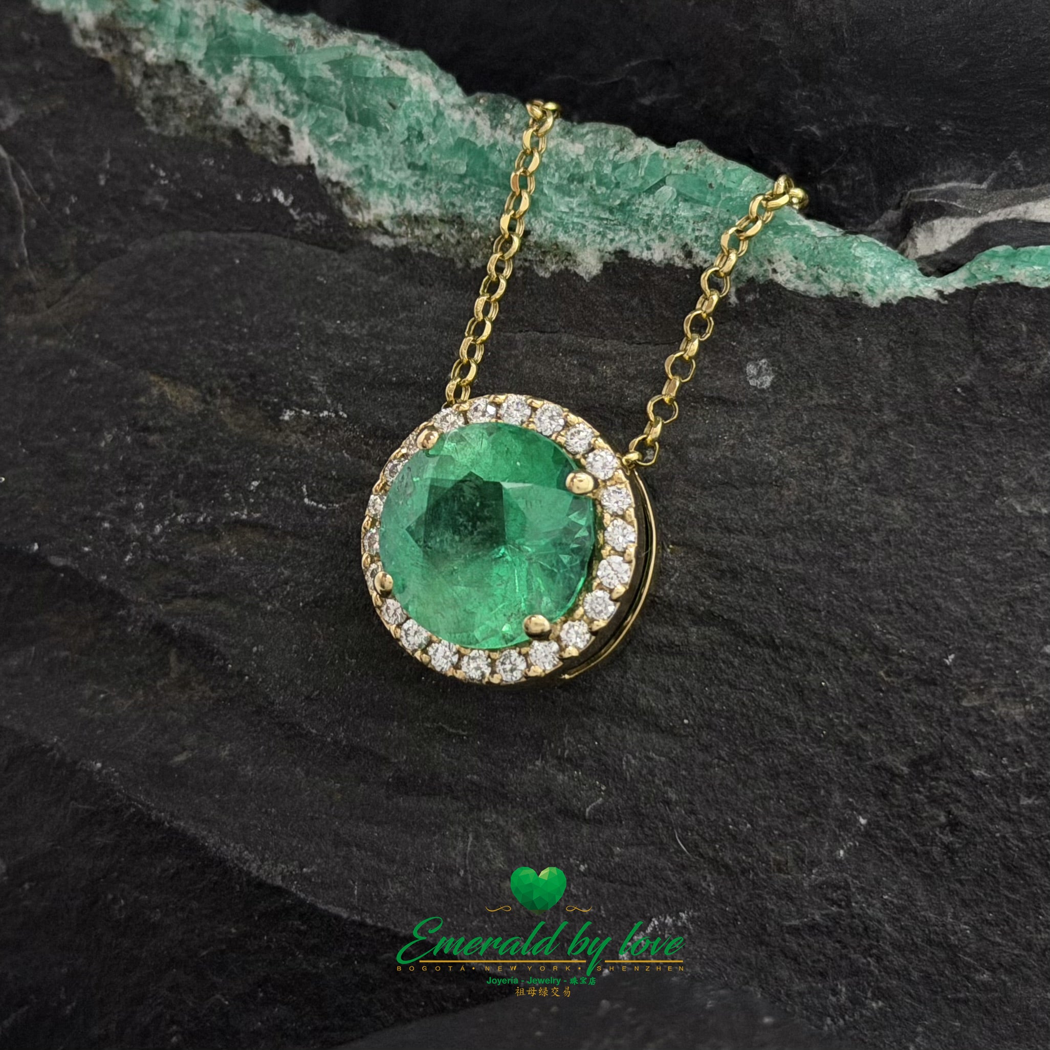 Yellow Gold Pendant with 6.26 ct Round Emerald and Diamonds