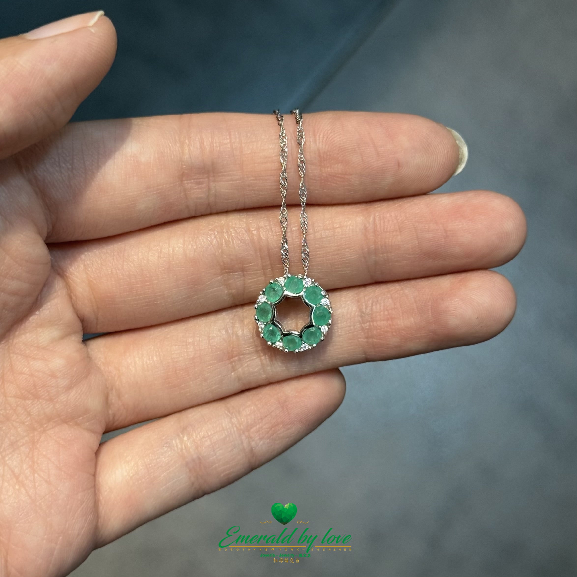 925 Silver Circle Pendant with Round Colombian Emeralds