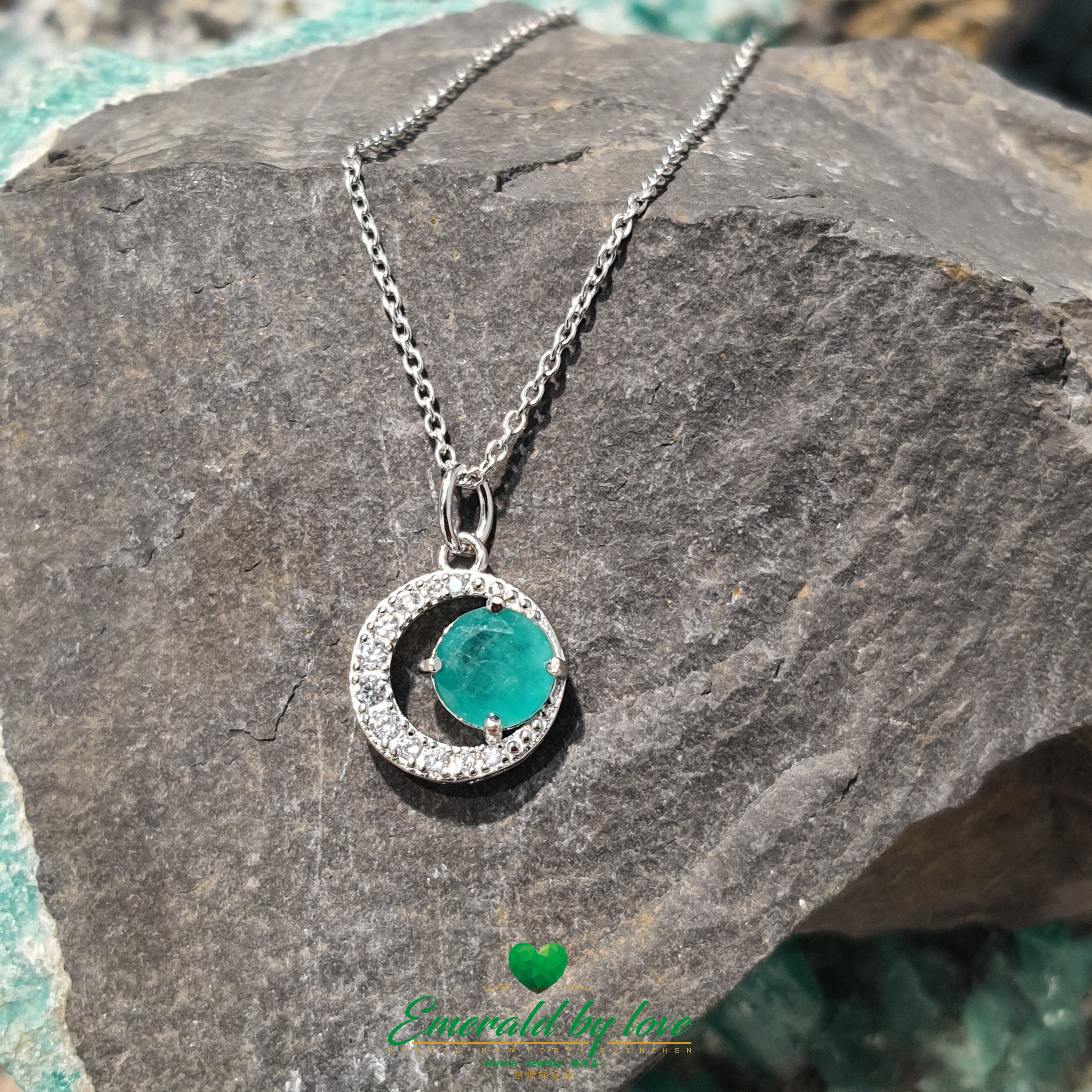 Crescent Moon Pendant with Central Round Emerald in Sterling Silver