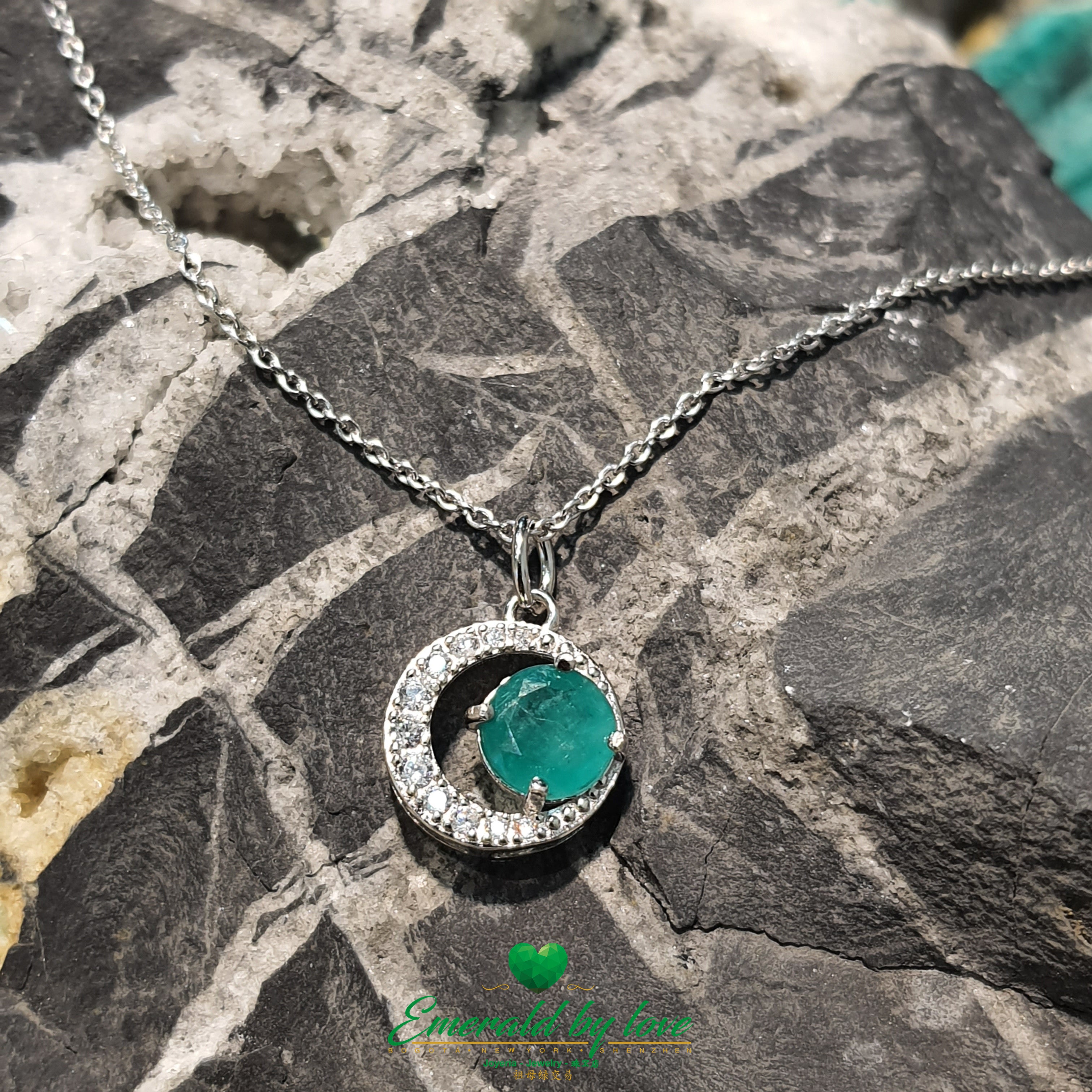 Crescent Moon Pendant with Central Round Emerald in Sterling Silver