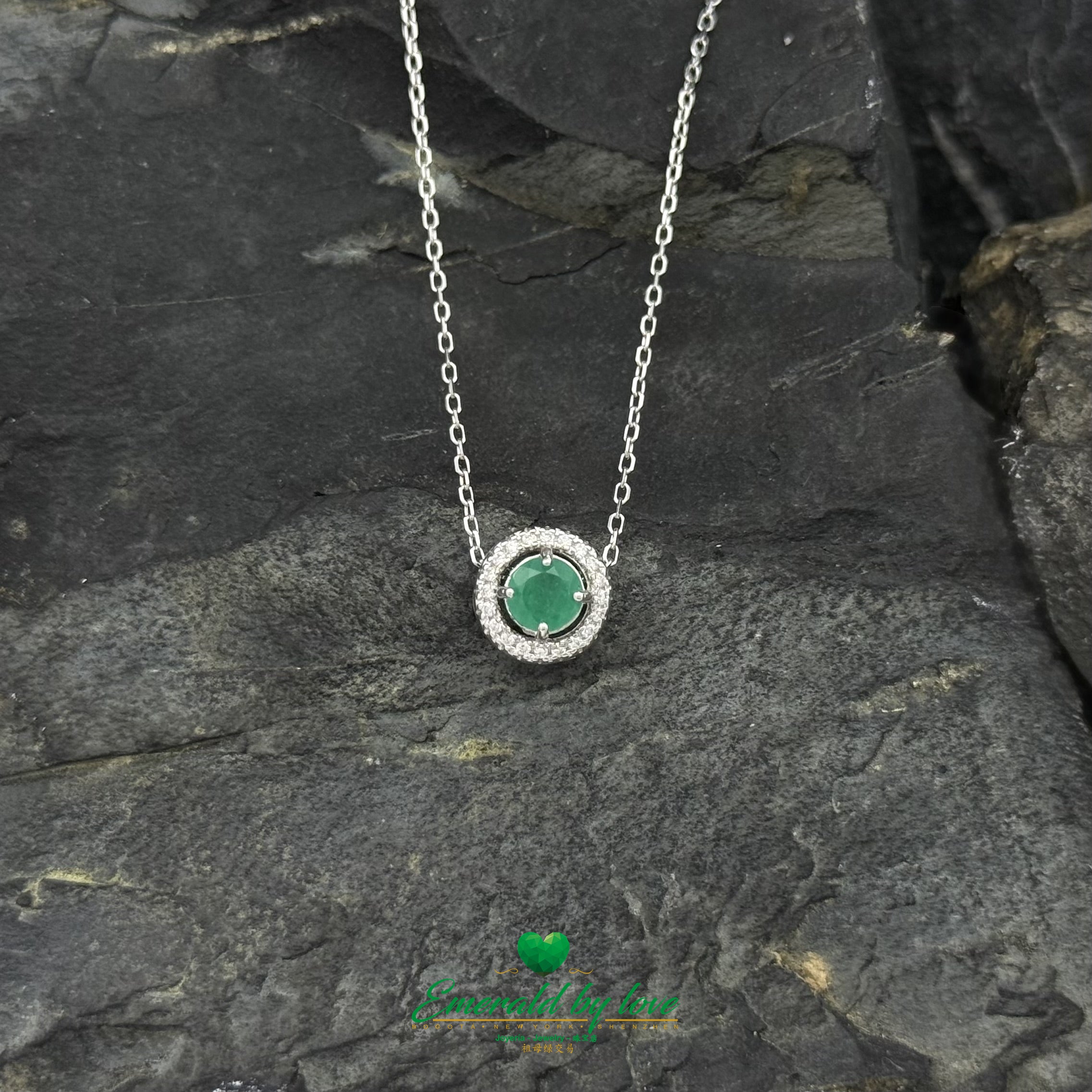 Round Marquise Pendant with Central Emerald & Zircon Halo – Floating Chain Design in 925 Silver