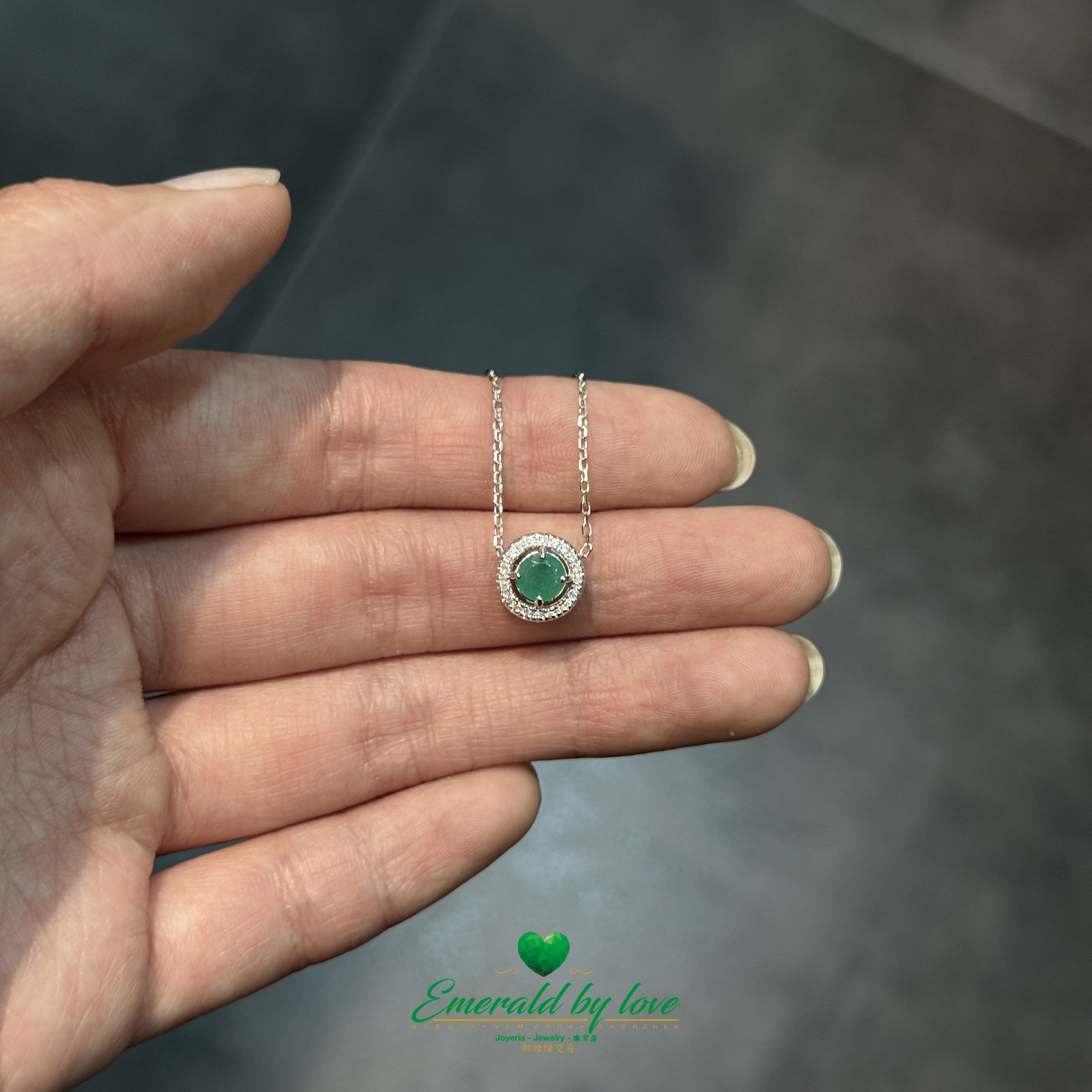 Round Marquise Pendant with Central Emerald & Zircon Halo – Floating Chain Design in 925 Silver