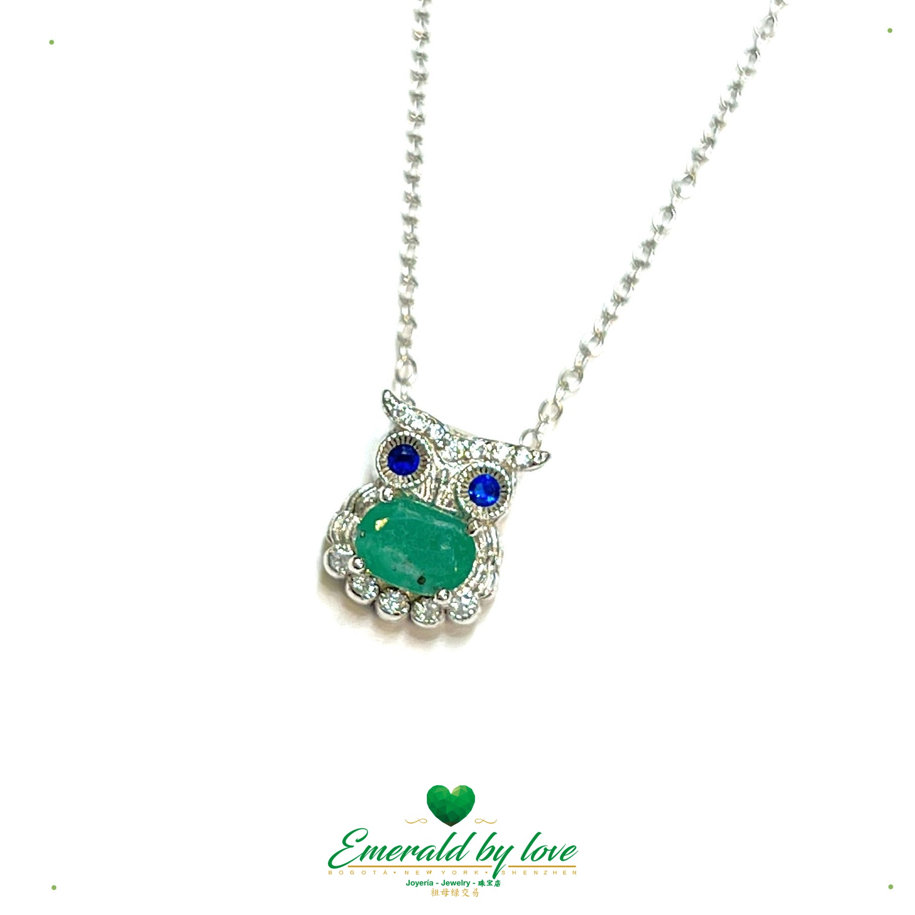 Adorable pendentif hibou avec émeraude ovale centrale