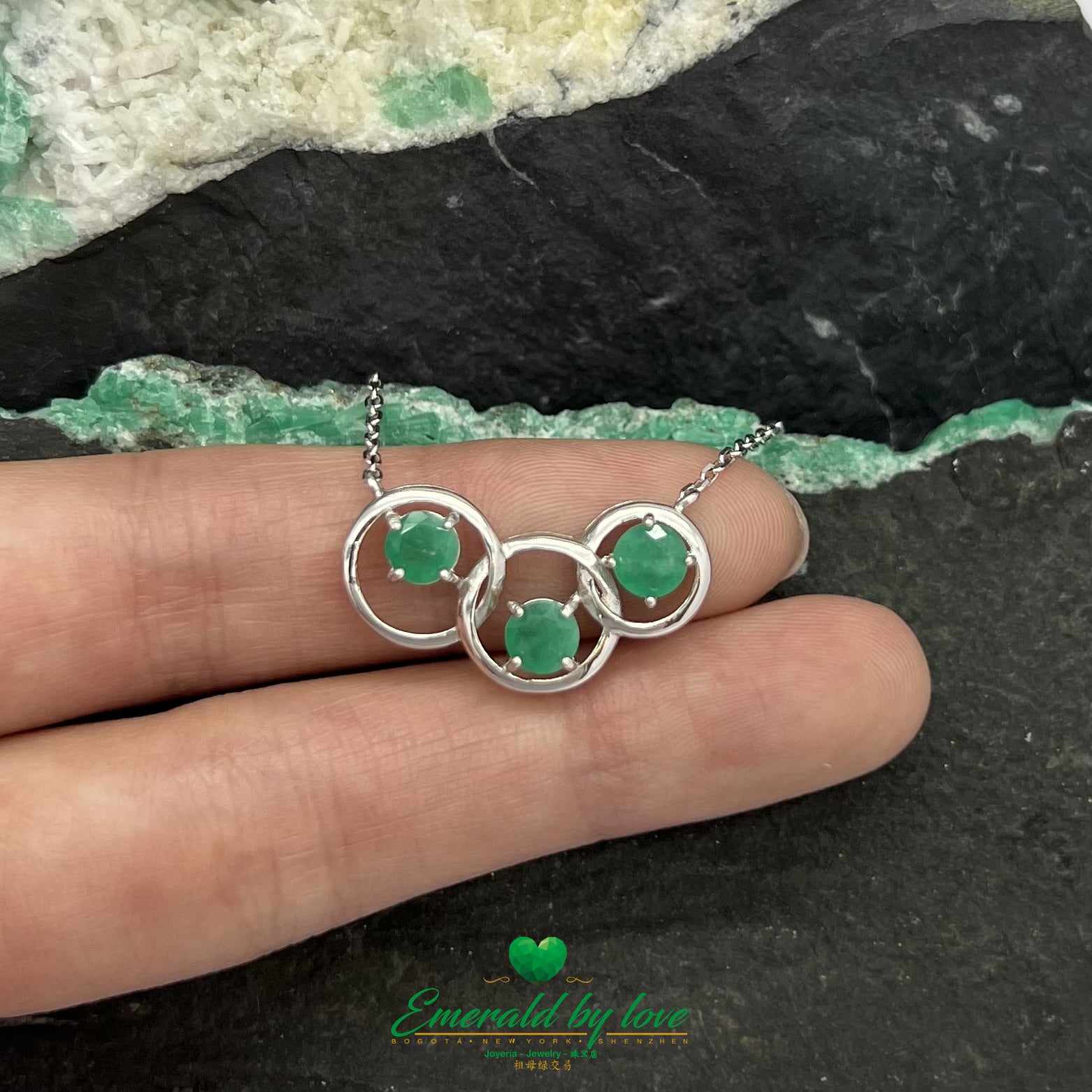 Three-Circle Pendant with Three Round Emeralds in Silver