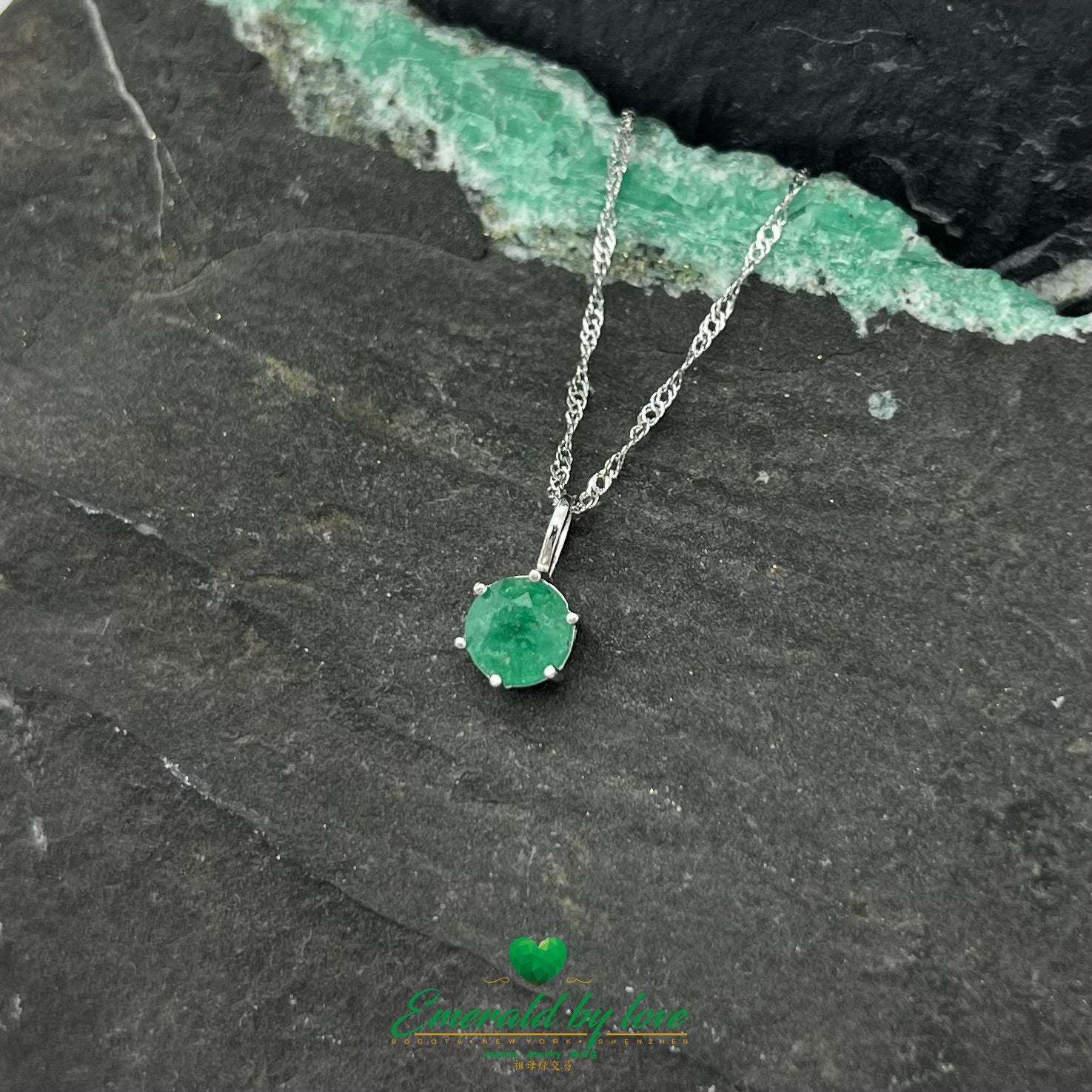 Simple Round Emerald Pendant with Five-Prong Setting