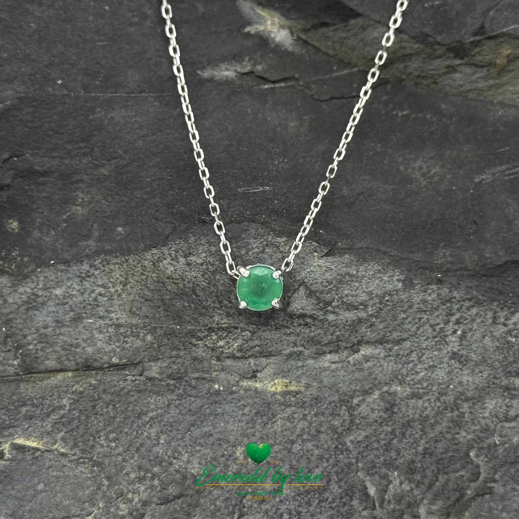 925 Silver Solitaire Pendant with Round Crystal-Cut Colombian Emerald