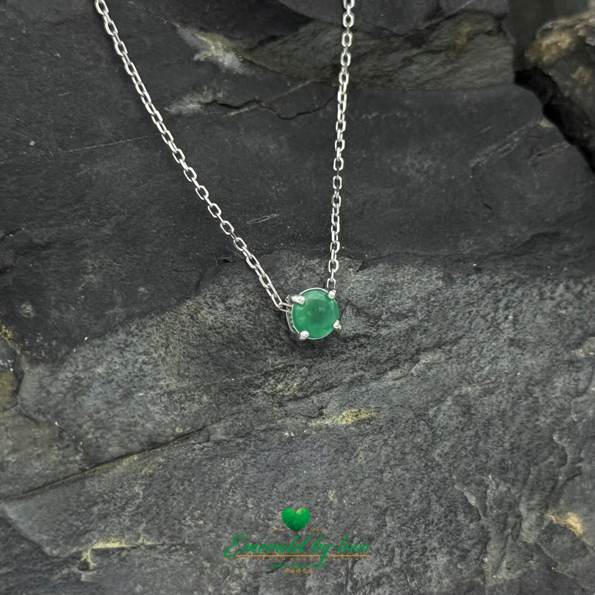 925 Silver Solitaire Pendant with Round Crystal-Cut Colombian Emerald
