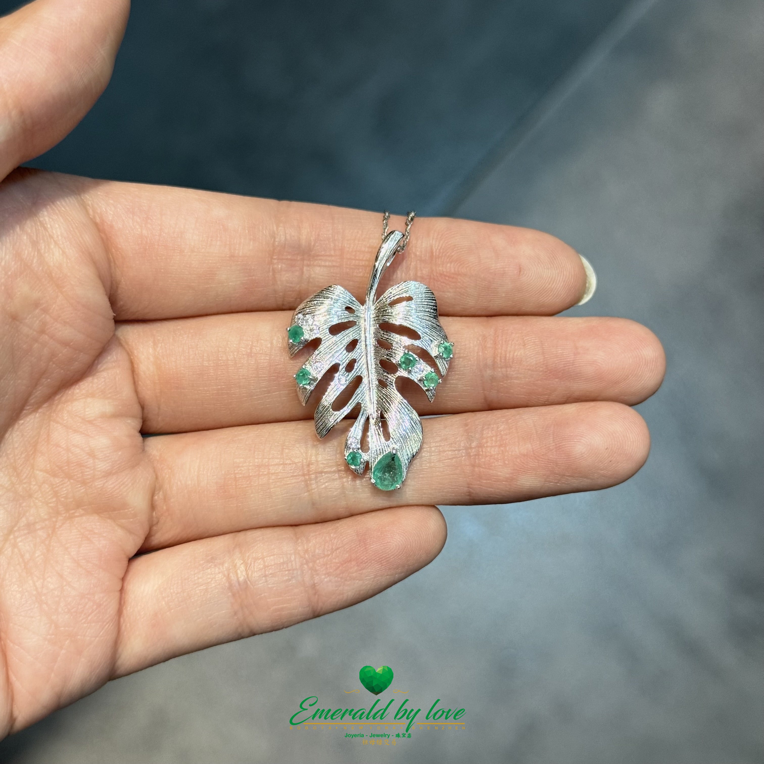 Feather Pendant in 925 Silver with Small Round Emeralds and Medium Teardrop Emerald