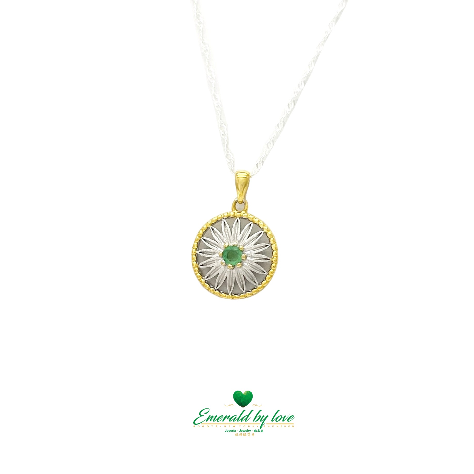 Pendentif Tournesol avec émeraude ronde centrale entourée d'un cercle plaqué or