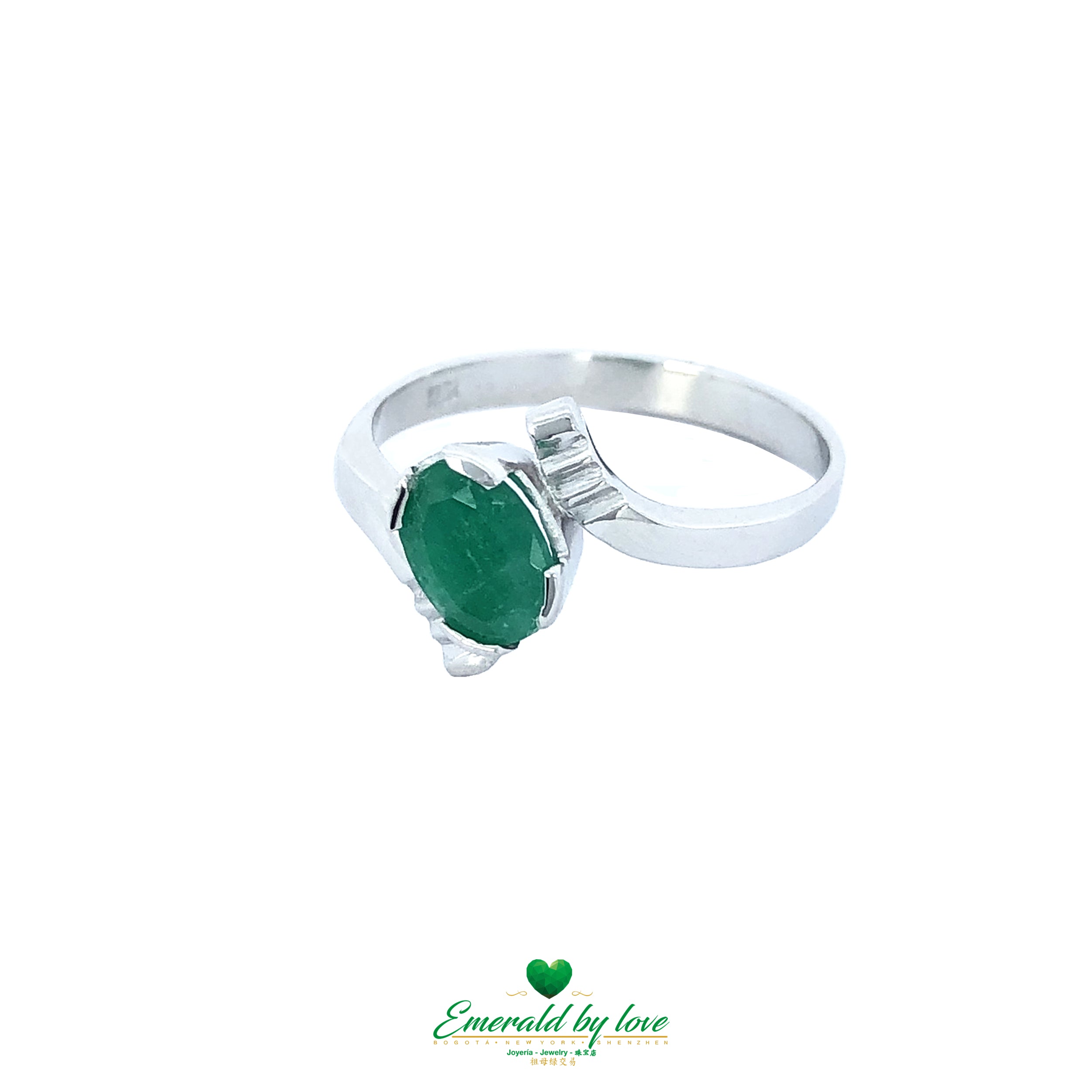 Colombian Emerald ring in 18k white gold by Emerald by Love