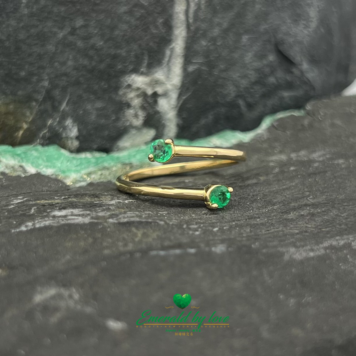 Dazzling Double Round Emerald Yellow Gold Ring: Unique Design for Timeless Glamour