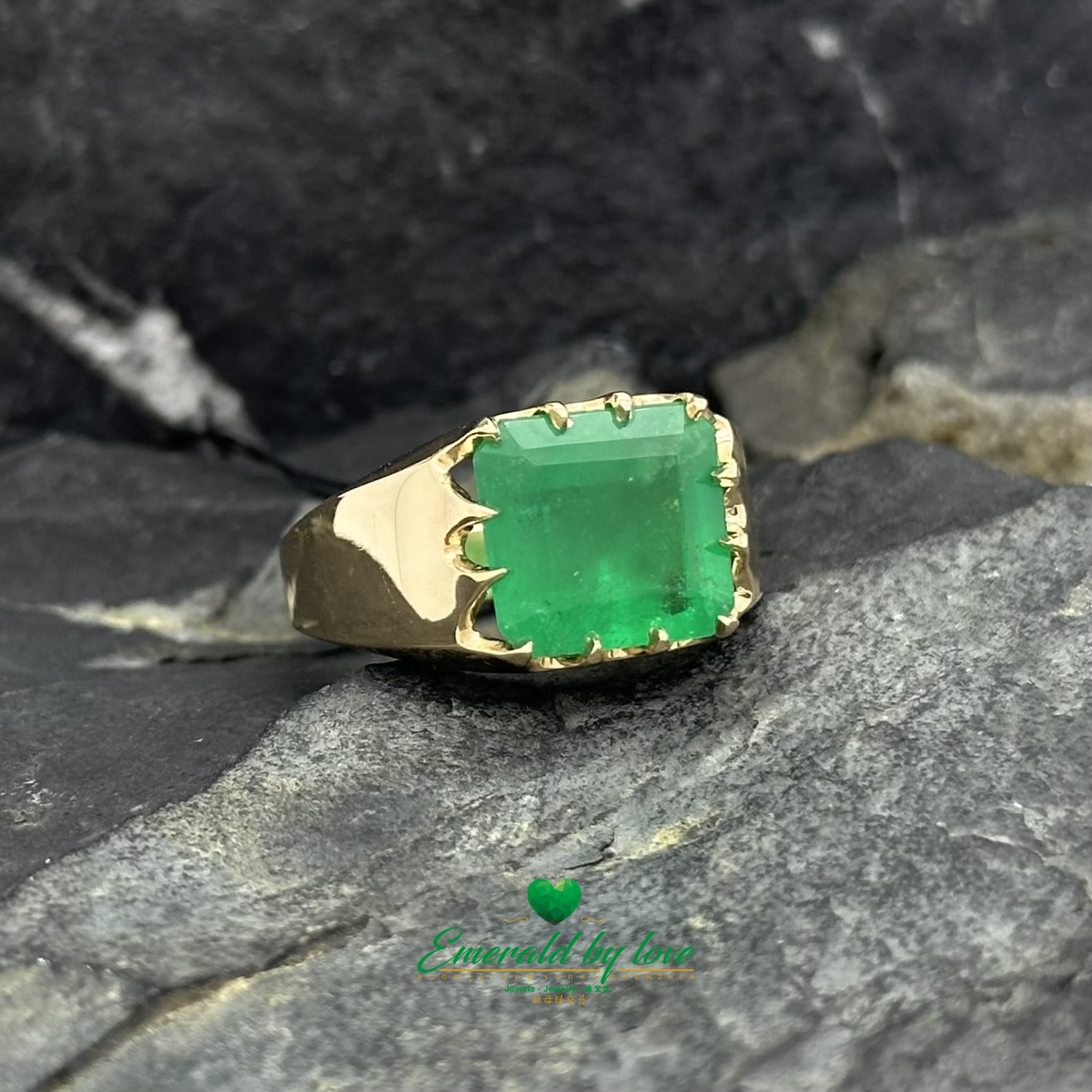 Unisex Yellow Gold Ring with Large Rectangular Emerald in Multi-Prong Setting